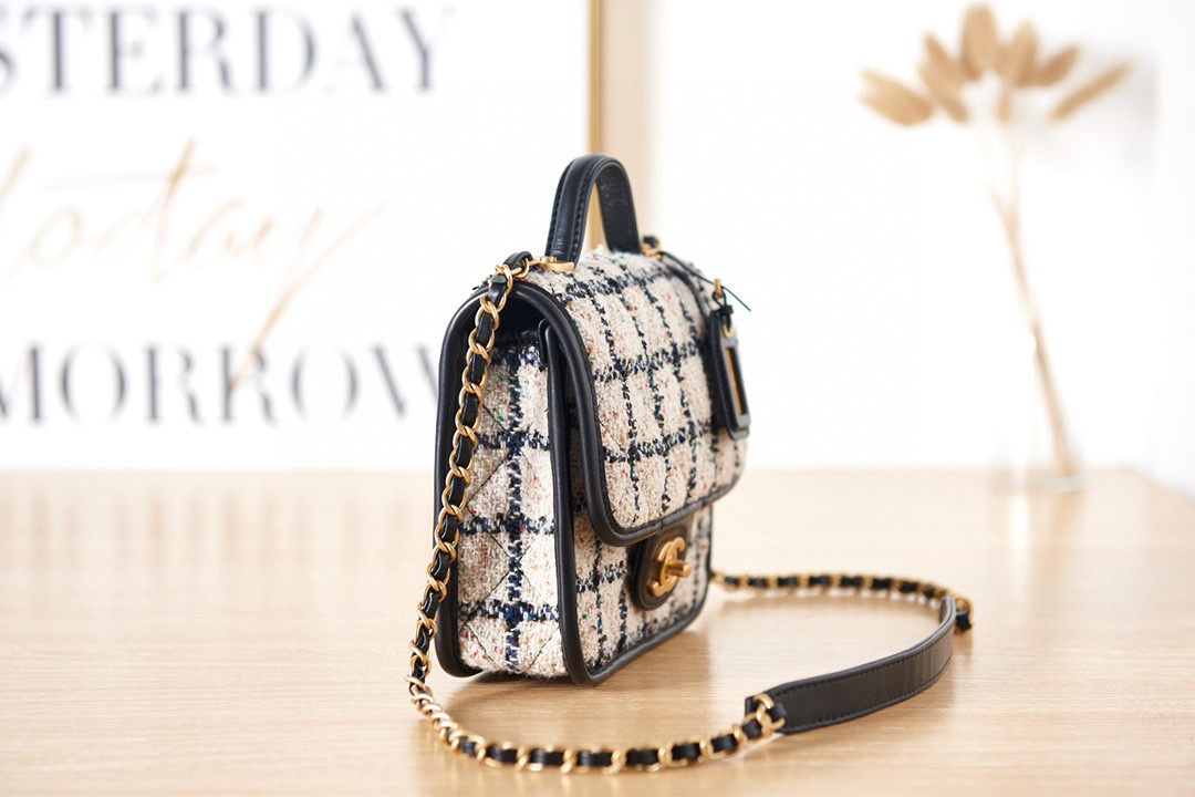 [TOP] CH@NEL Flab Tweed Bag Small - White - Chanel
