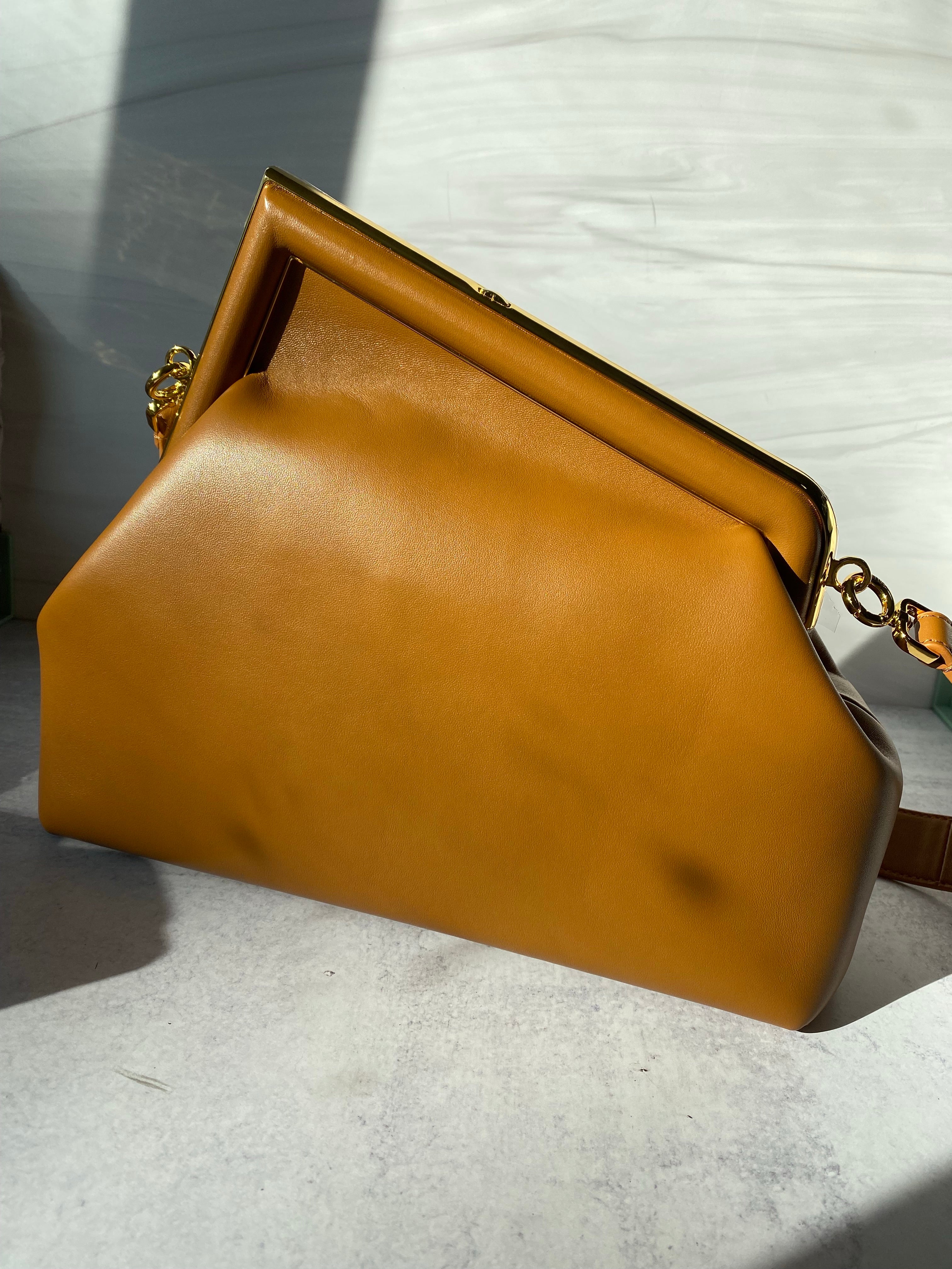 [TOP] F€NDI First Medium Bag - Brown - Fendi