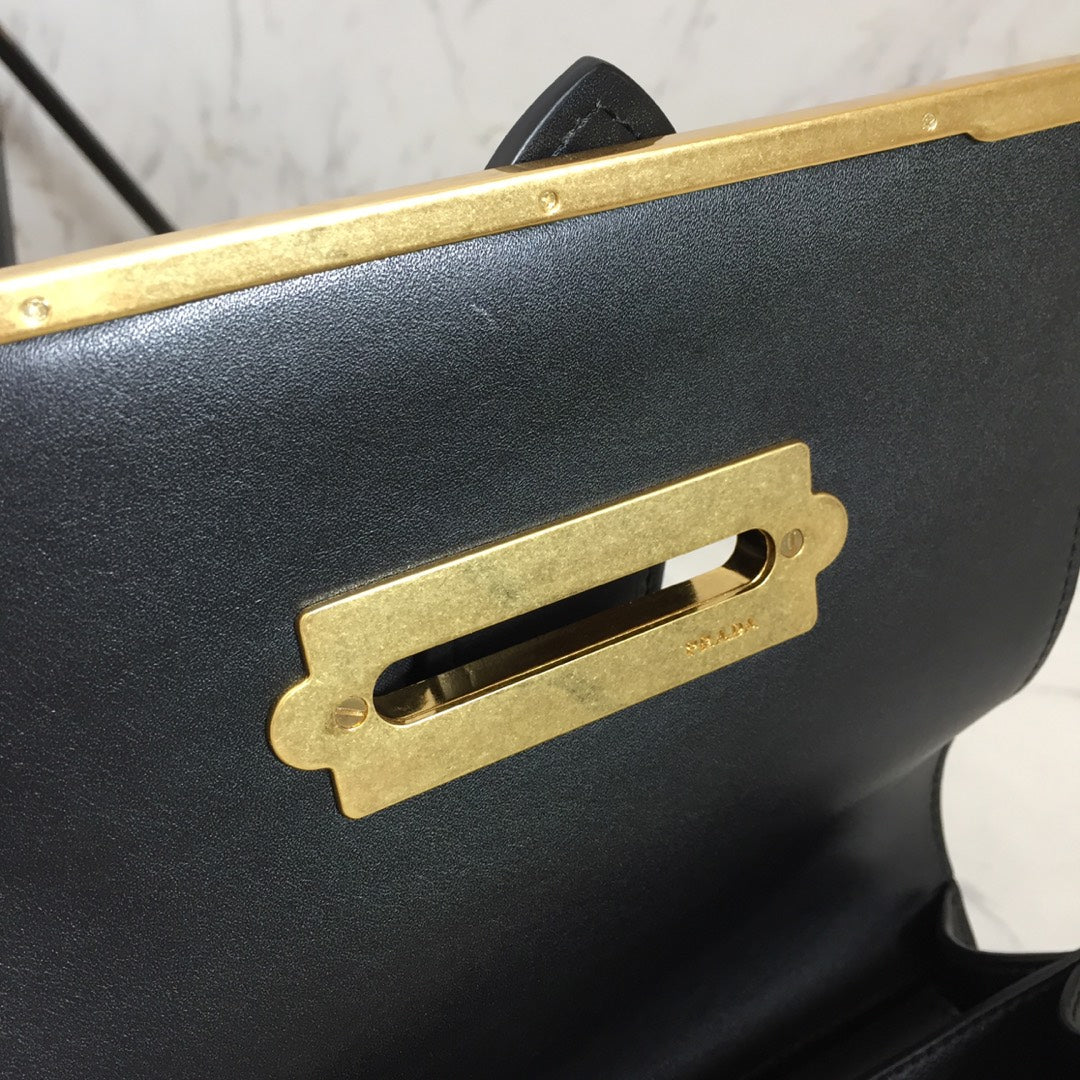 [TOP] PR@DA Cahier Leather Bag - Black - Prada