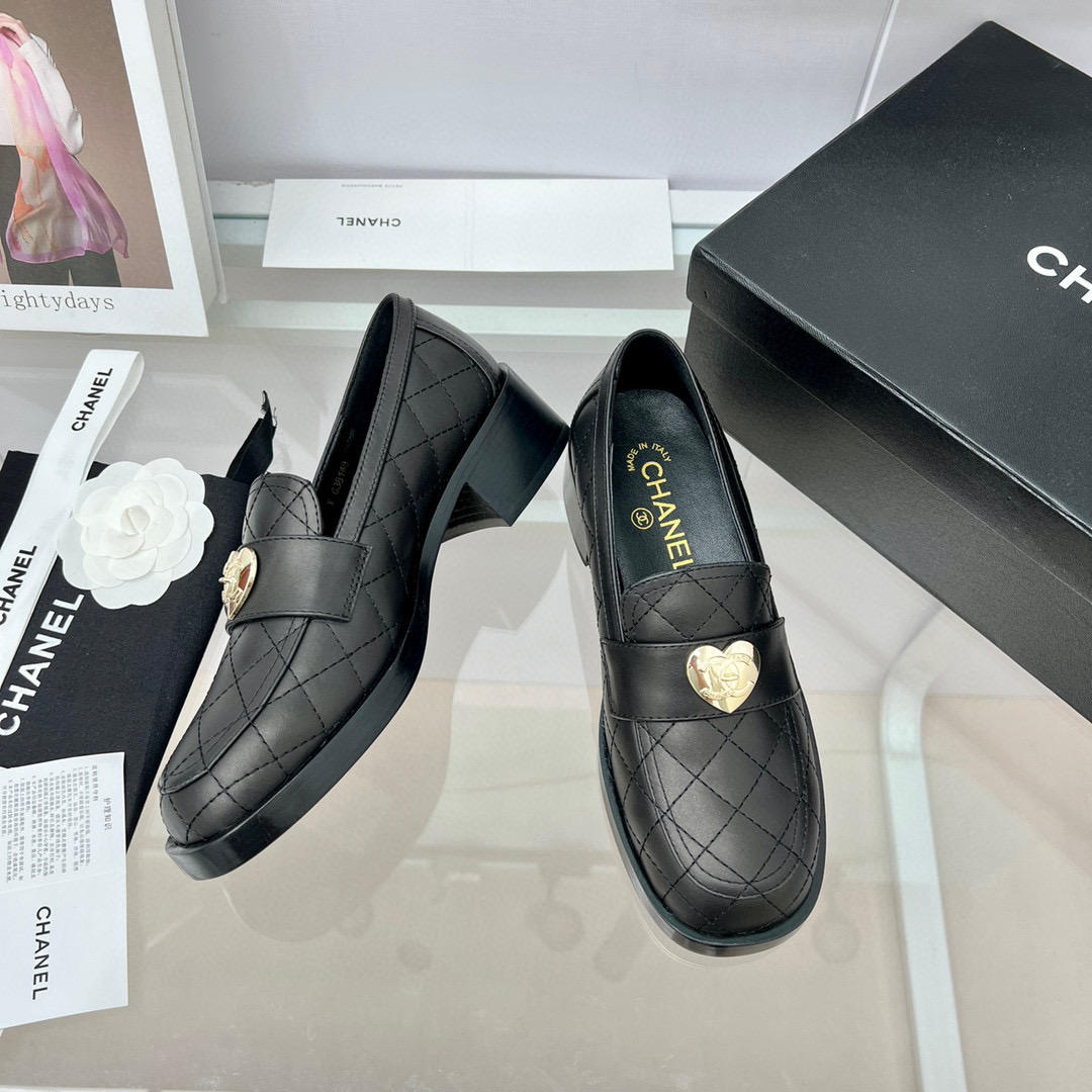 [TOP] CH@NEL Leather Loafers Heart Logo - 4 Colours - Chanel