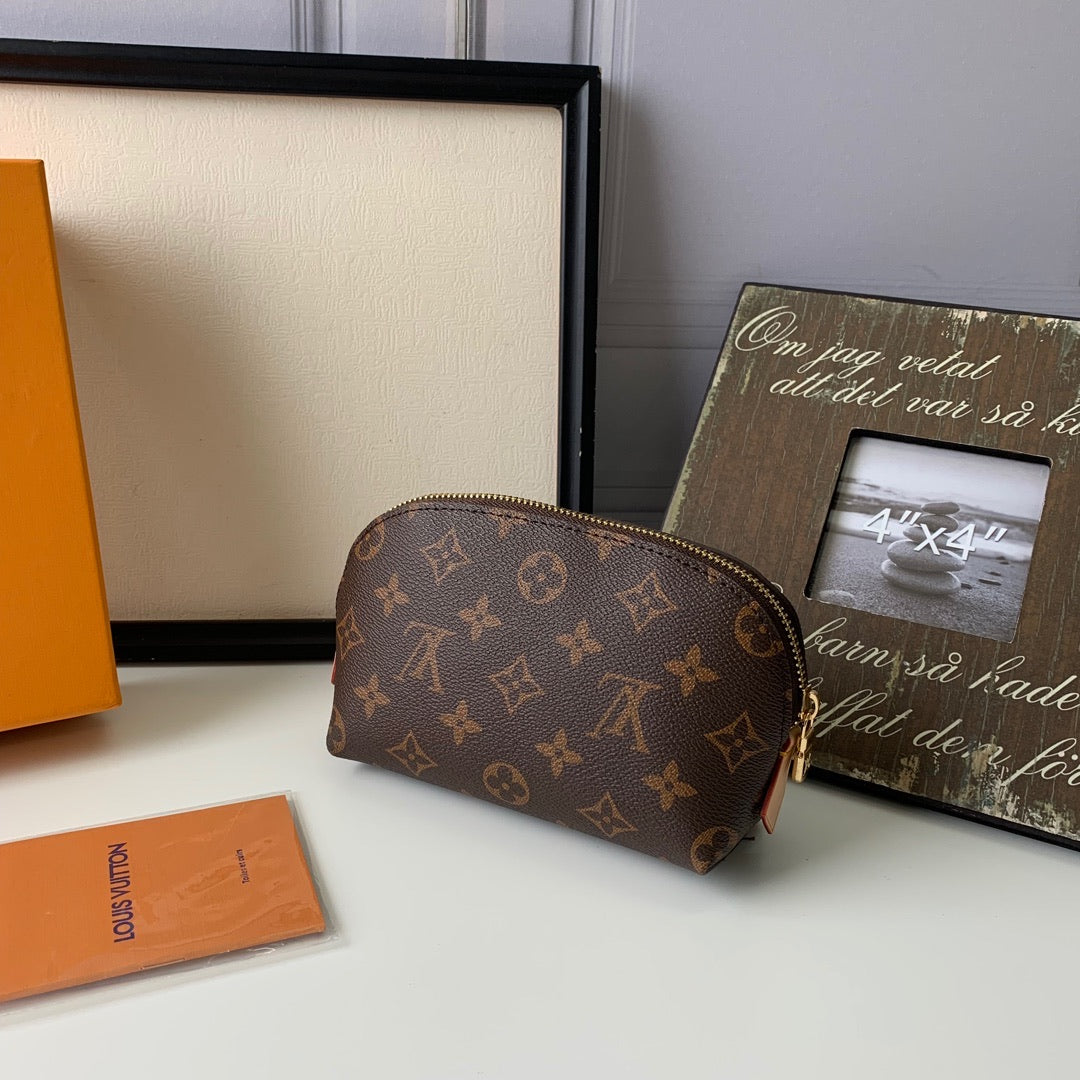 [TOP] L&V Cosmetic Pouch - LV Louis Vuitton