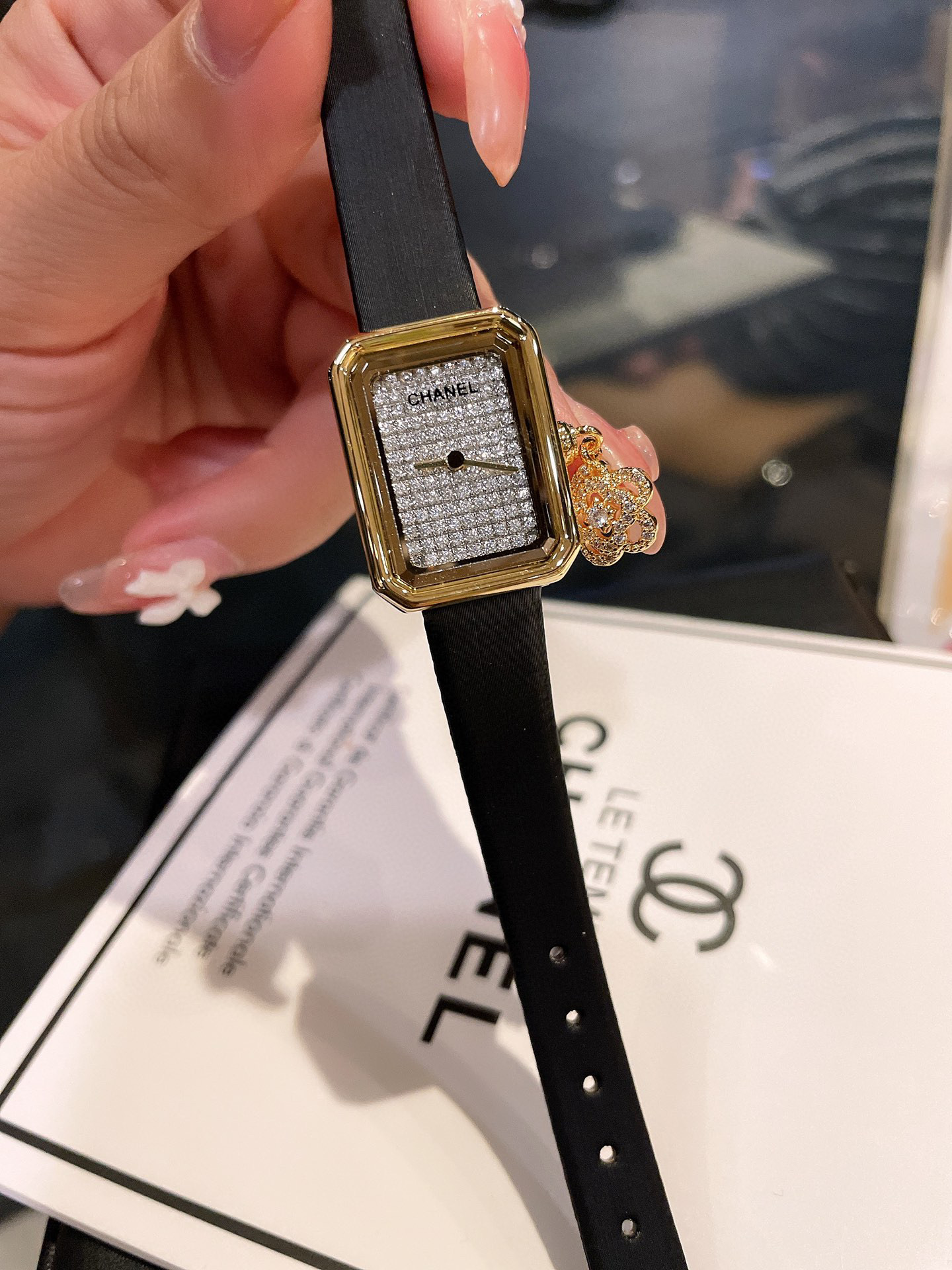 [TOP] CH@NEL Premiere Extraitde Camelia Watch - Gold/White Gold - Chanel