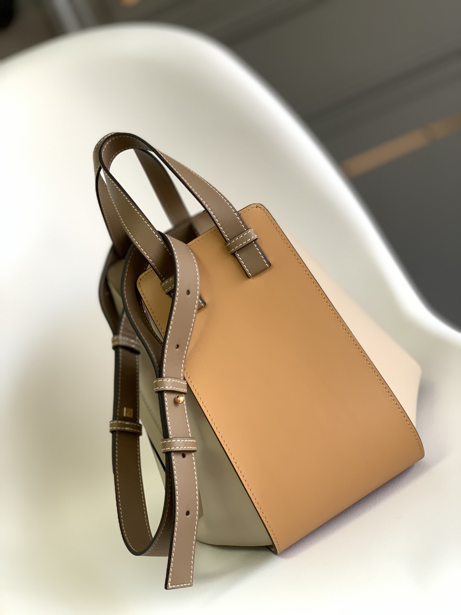 [TOP] LOEW€ Calfskin Hammock Bag - Khaki - Loewe