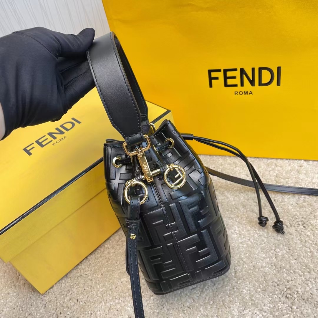 [TOP] F€NDI Mon Tresor Bucket Bags - Black - Fendi