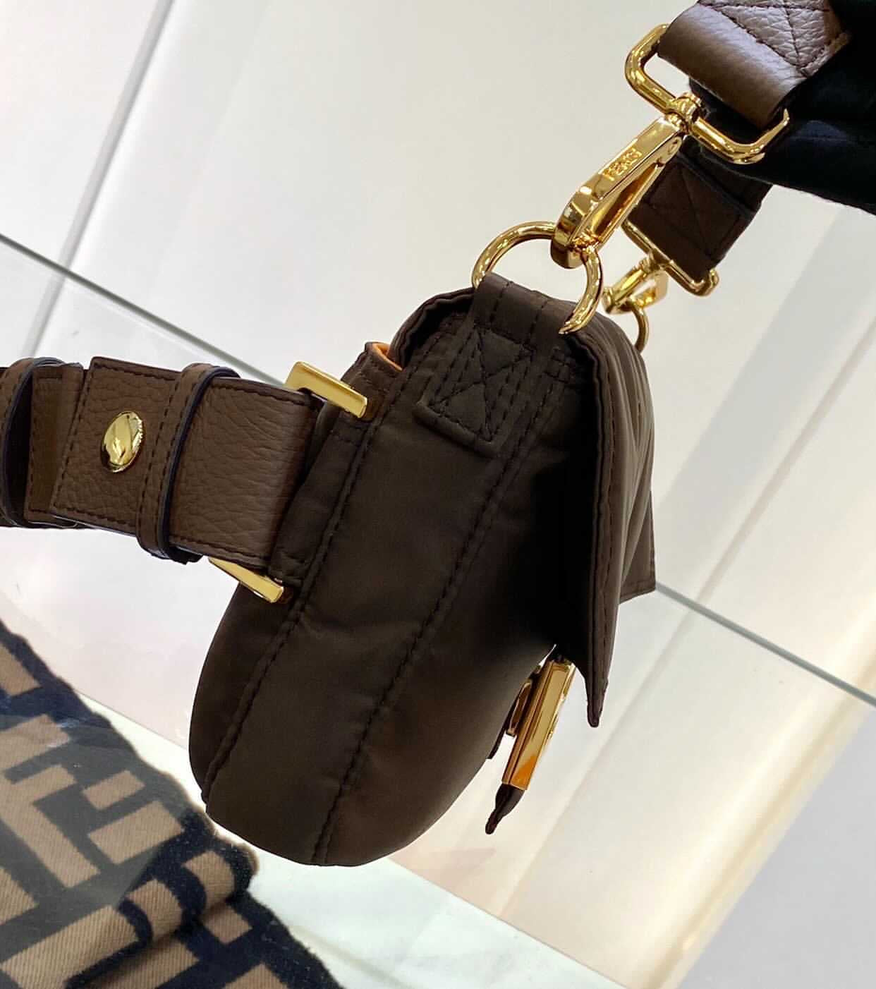 [TOP] F€NDI Porter Baguette Small Bag - Fendi