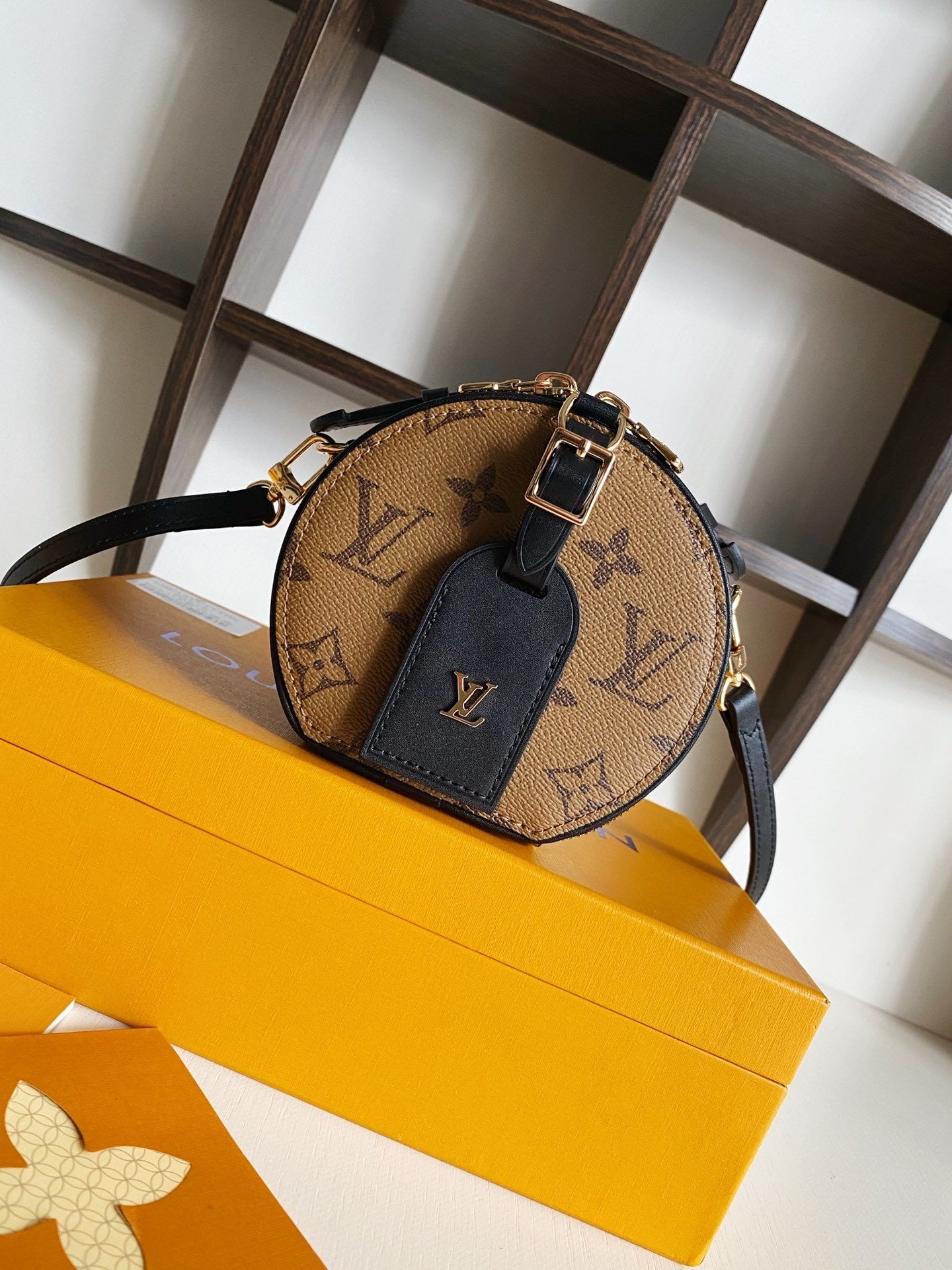 [TOP] L&V Mini Boite Chapeau - Reverse Monogram - LV Louis Vuitton