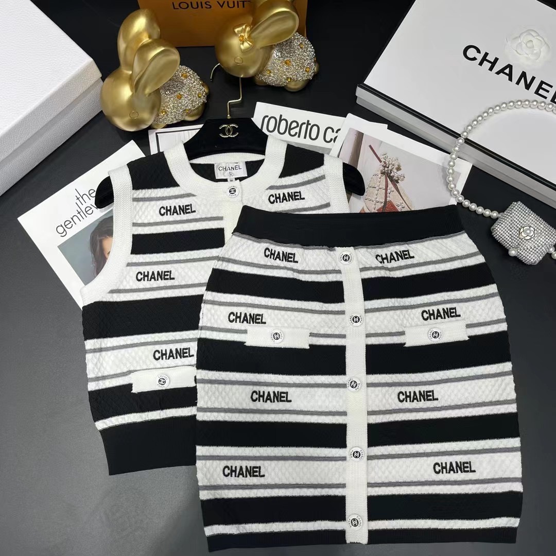 [TOP] CH@NEL knitted T- Shirt Vest with Shorts Set - Black - Chanel