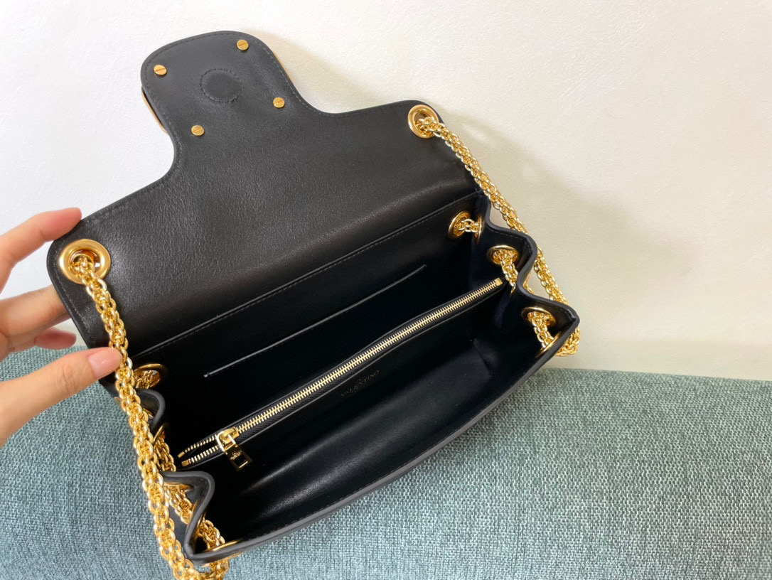 [TOP] V@LENTINO Garavani Stud Sian Vlogo Leather Bag - 7 Colours - Valentino