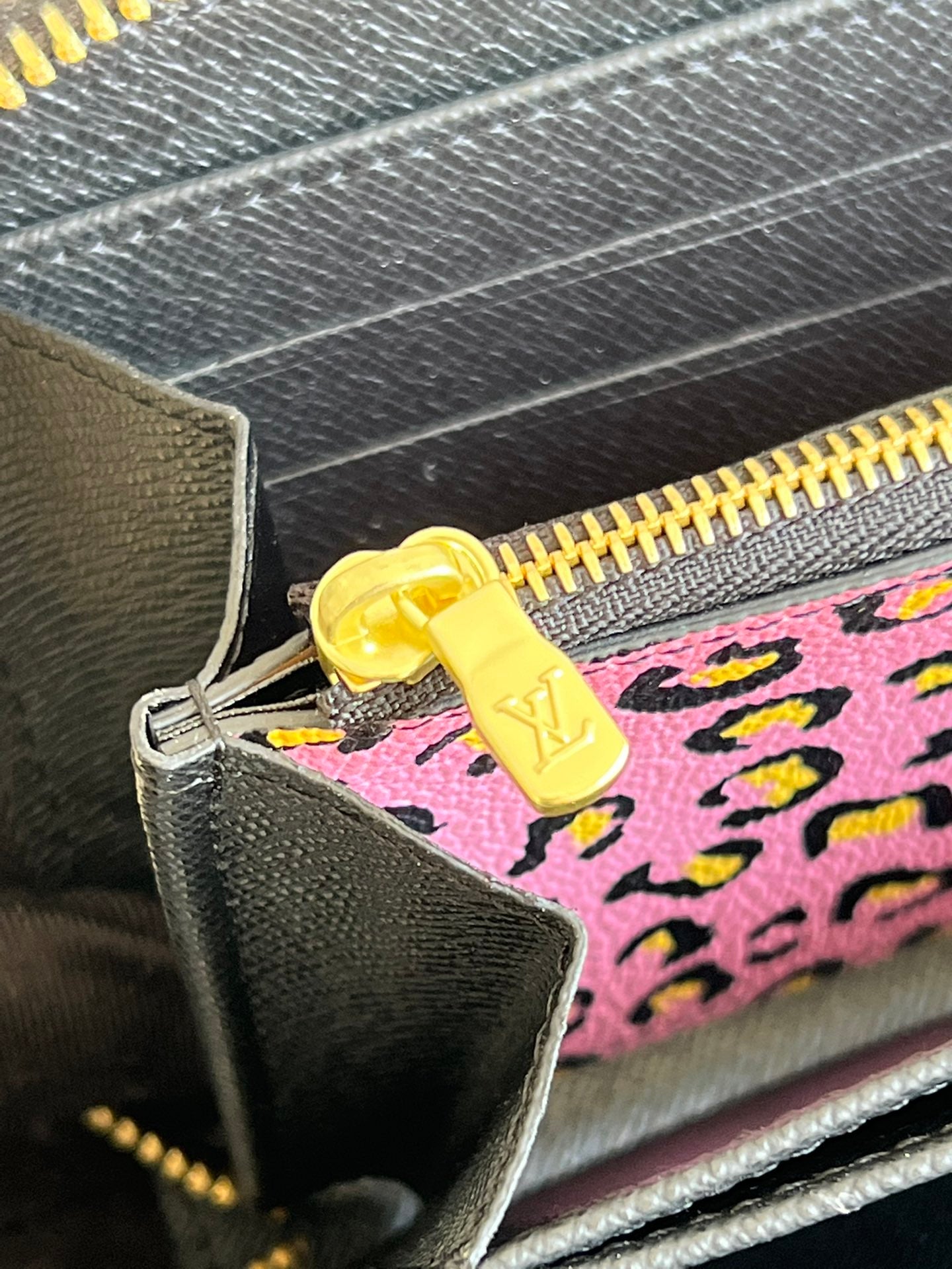 [TOP] L&V L*V Wild At Heart Zippy Wallet - LV Louis Vuitton