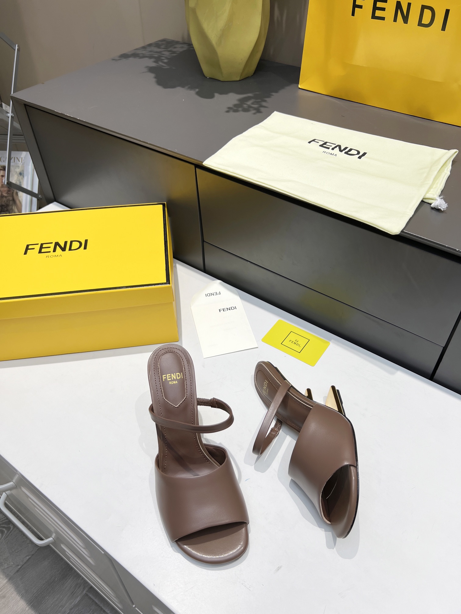 [TOP] F€NDI First High Heel - Chocolate - Fendi