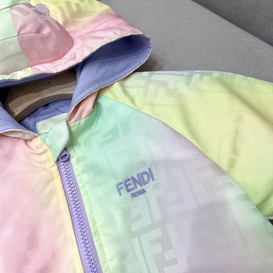 [TOP] F€NDI Sun Protection Jacket - Color