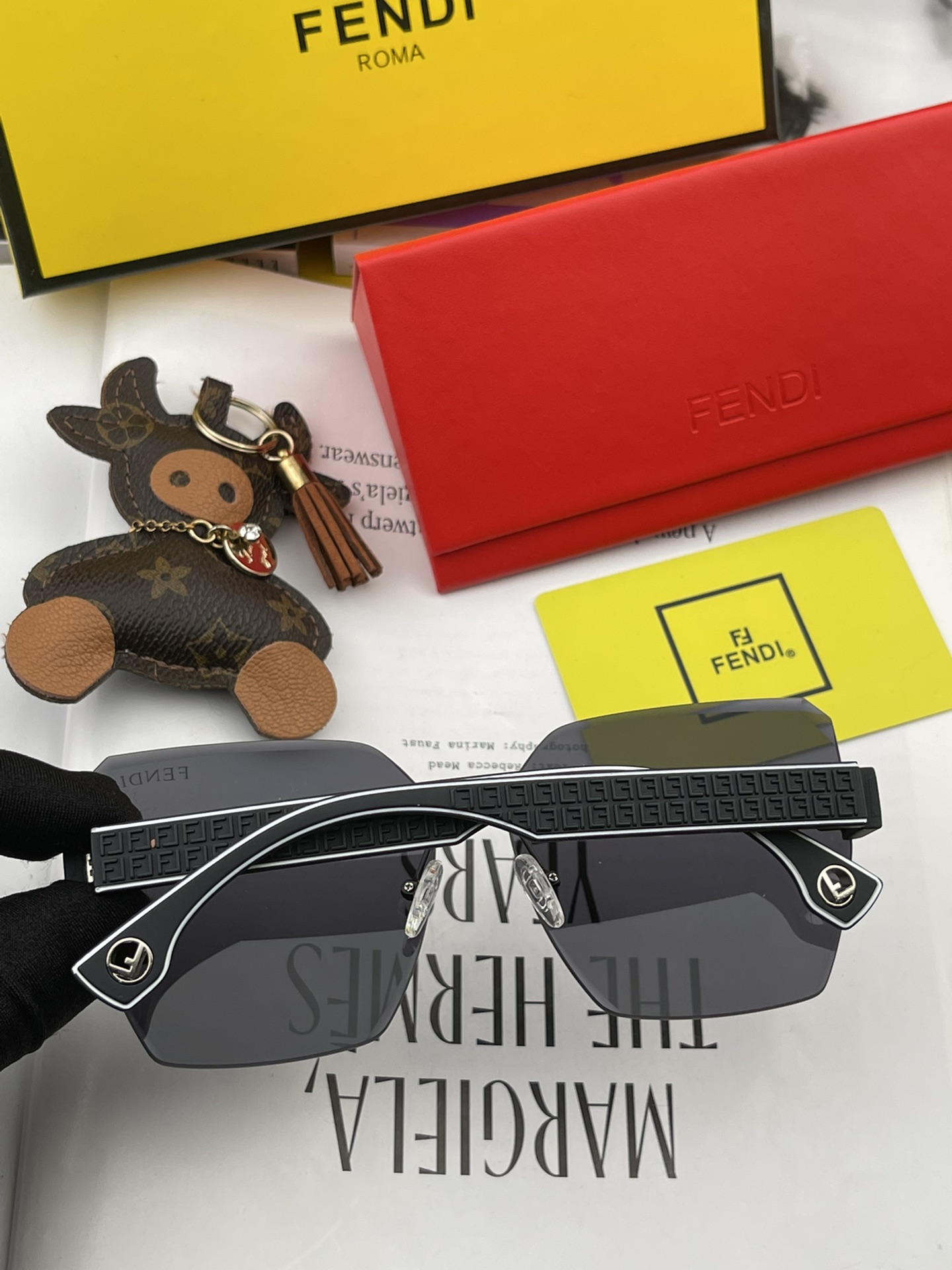 [TOP] F€NDI Sunglasses - 5 Color - Fendi