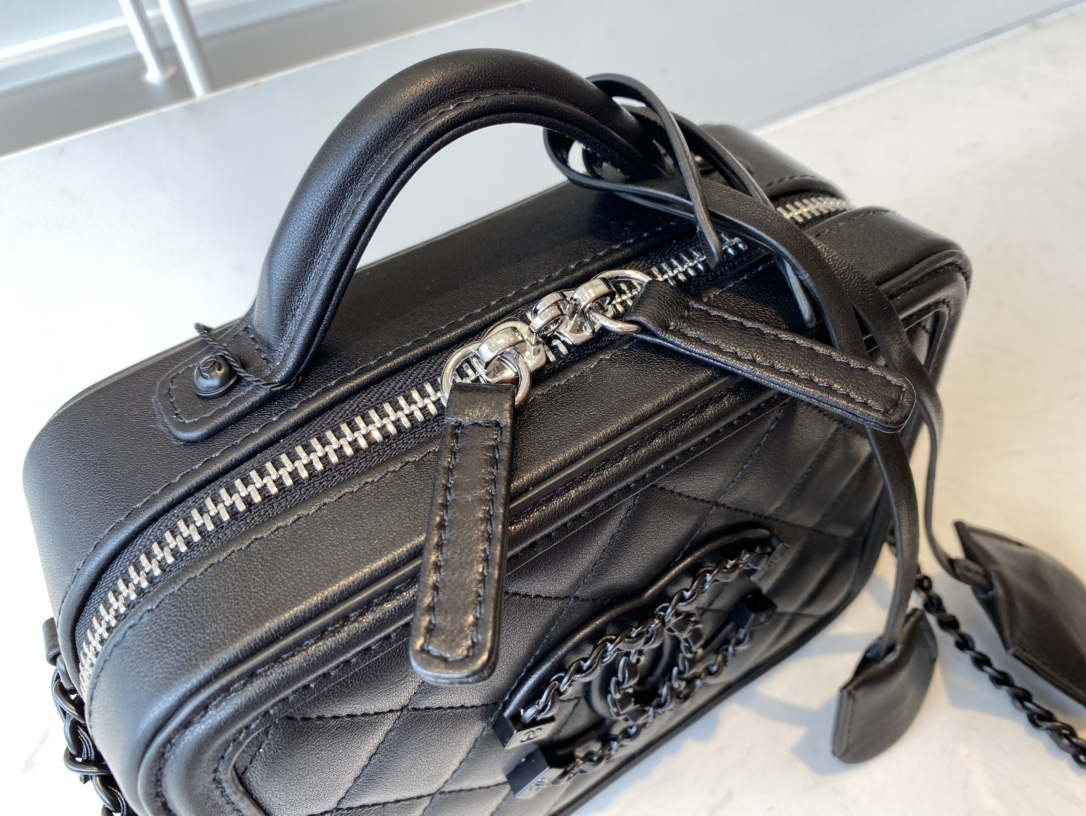 [TOP] CH@NEL Vanity Case Small  - All Black - Chanel