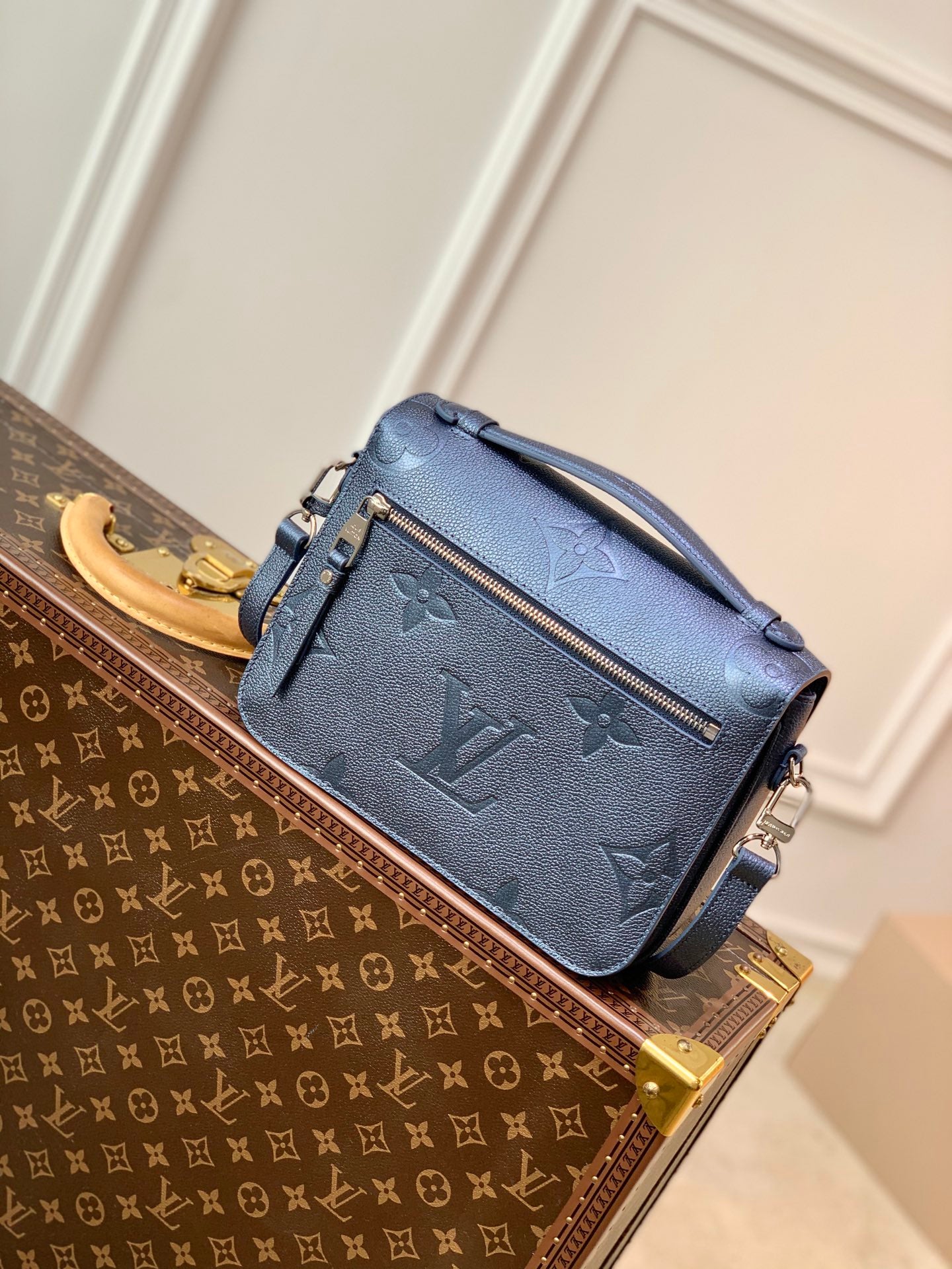 [TOP] L&V L*V Empreinte Metis Giant Monogram - Iridescent Blue - LV Louis Vuitton