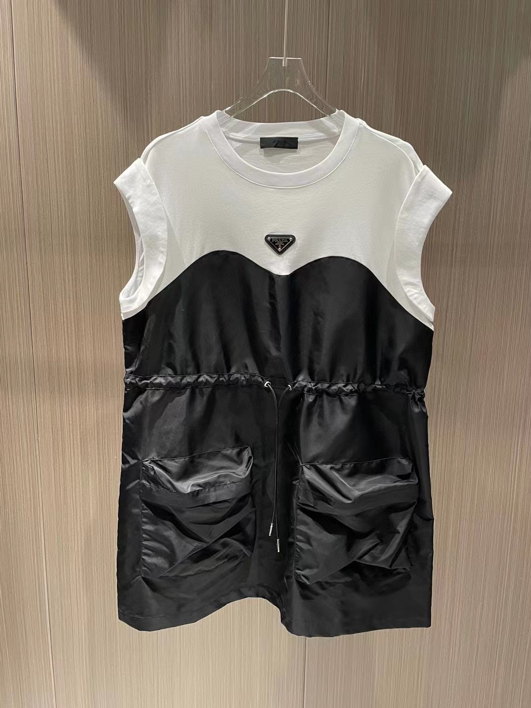 [TOP] PR@DA Sleeveless Drawstring Dress - Black and White - Prada