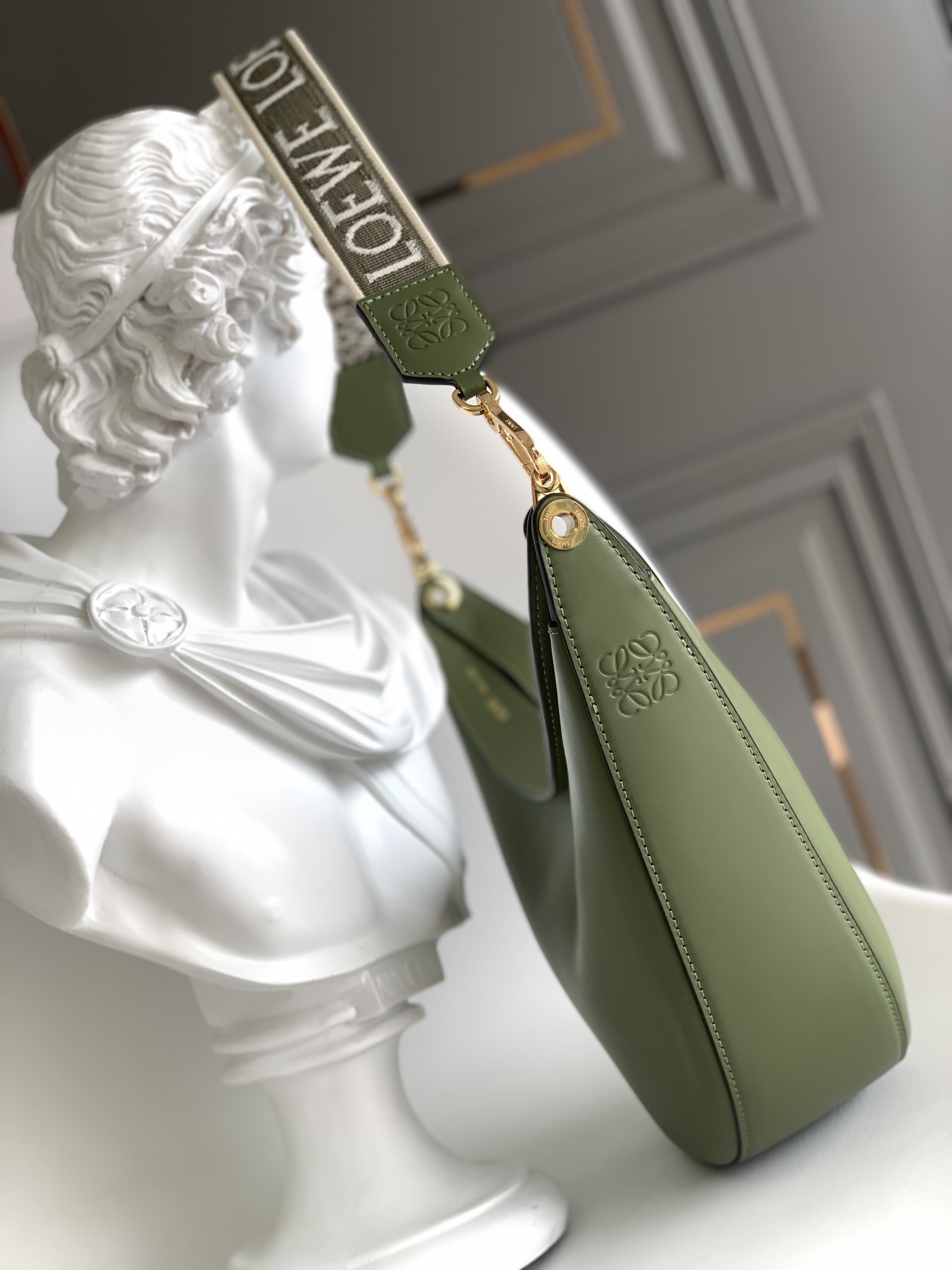 [TOP] LOEW€ Calfskin Luna Bag - Green - Loewe