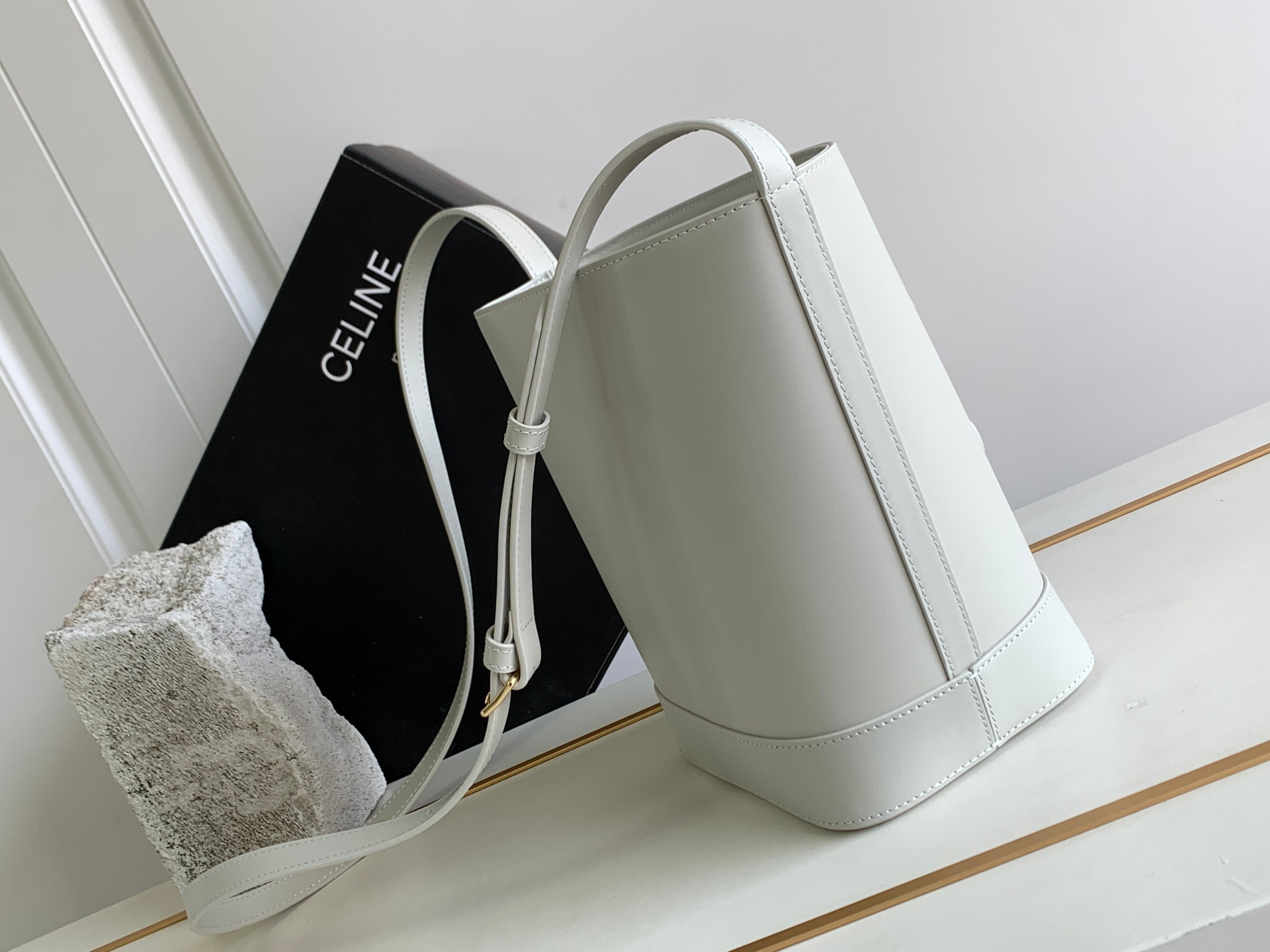 [TOP] C€LINE Cuir Triomphe Handbag -  White - Celine