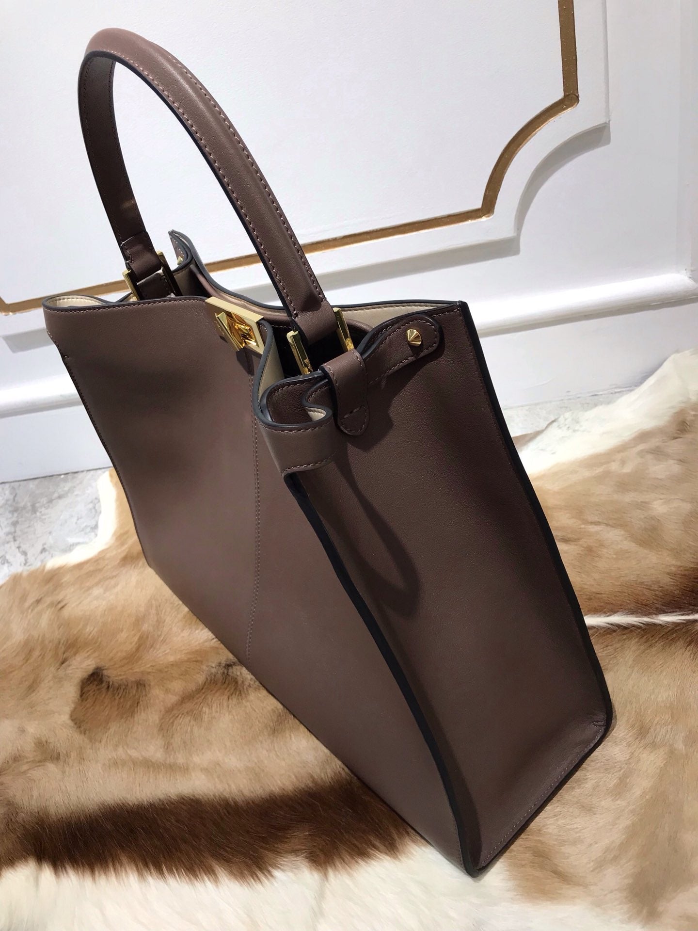 [TOP] F€NDI F*ndi Peekaboo Medium X-Lite Bag - Dark Brown - Fendi