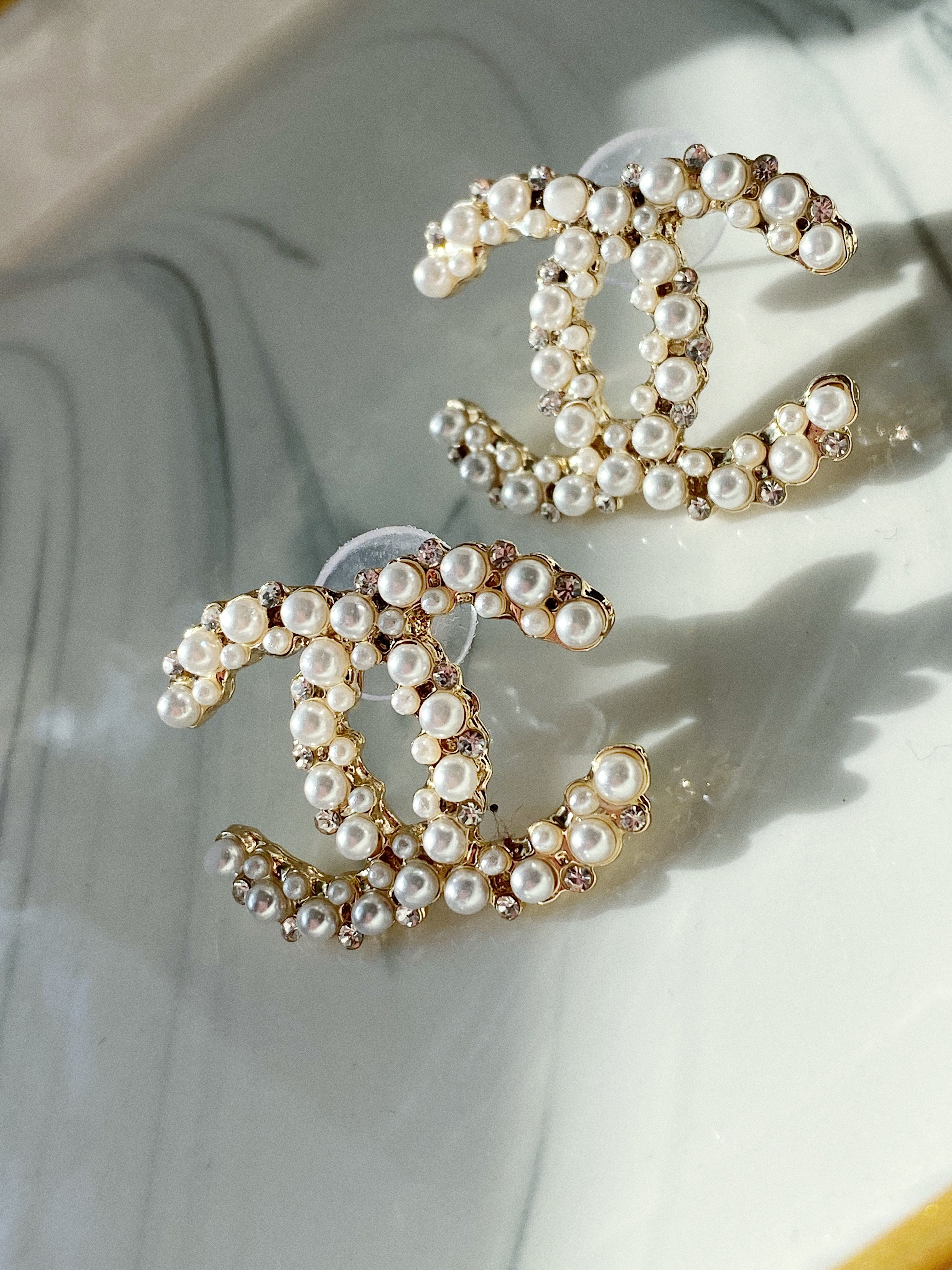 [TOP] CH@NEL Stud Big Logo Earrings - Chanel