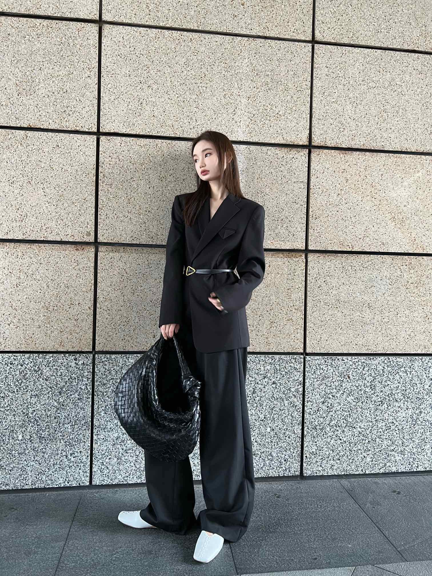 [TOP] B&V Triangle Belted Blazer - Black - Bottega Veneta