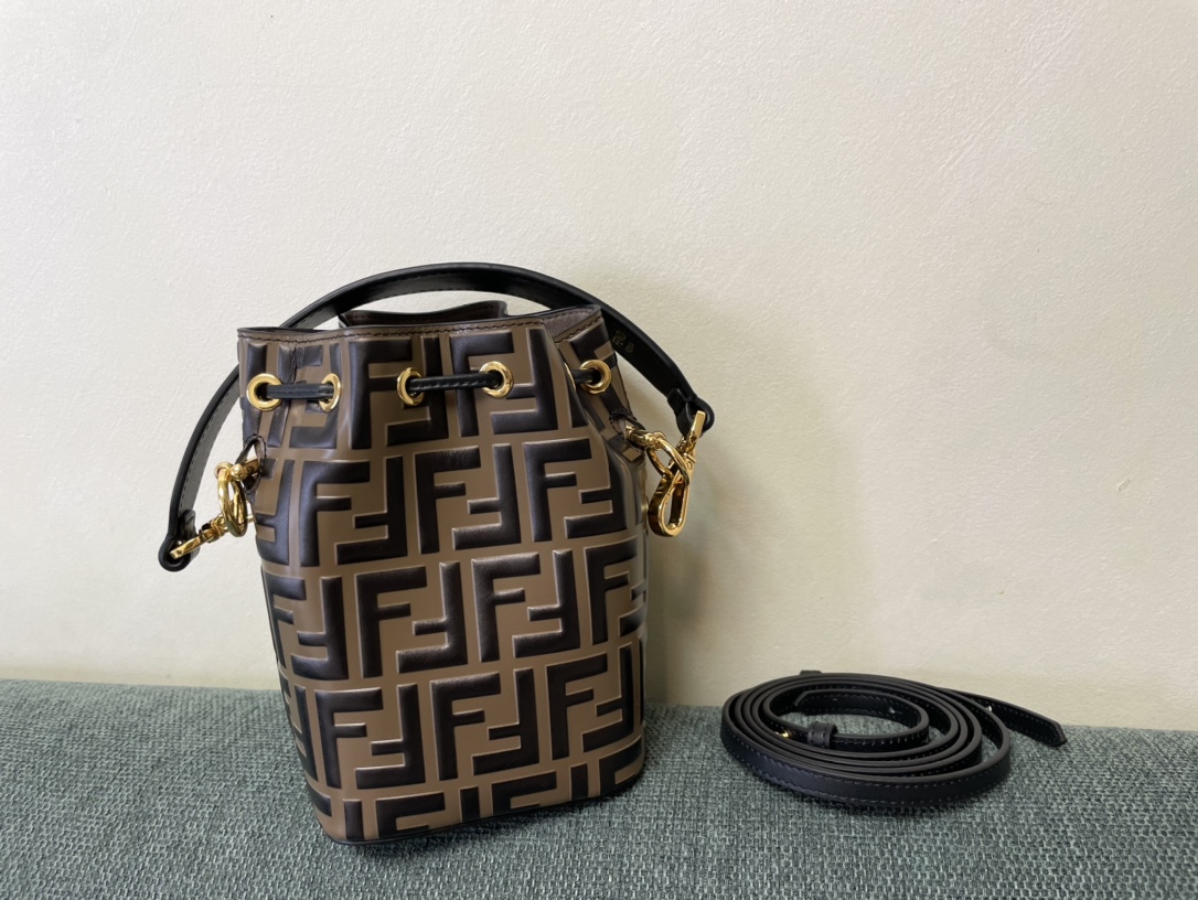[TOP] F€NDI Mon Tresor Leather Bucket Bags - Fendi