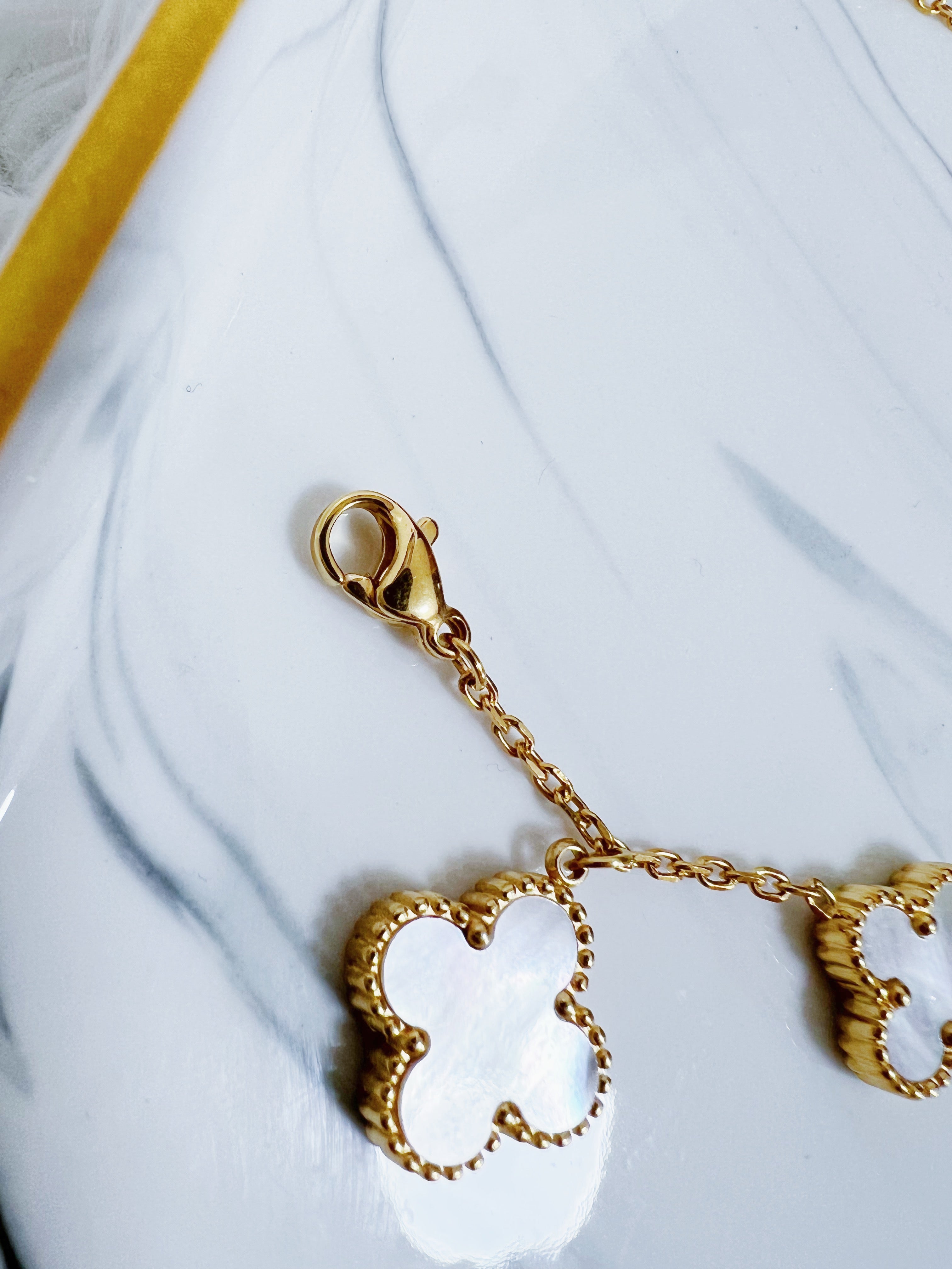 [TOP] V@nCleff VCA008 Dangle Pearl Bracelet - Gold - Vancleff