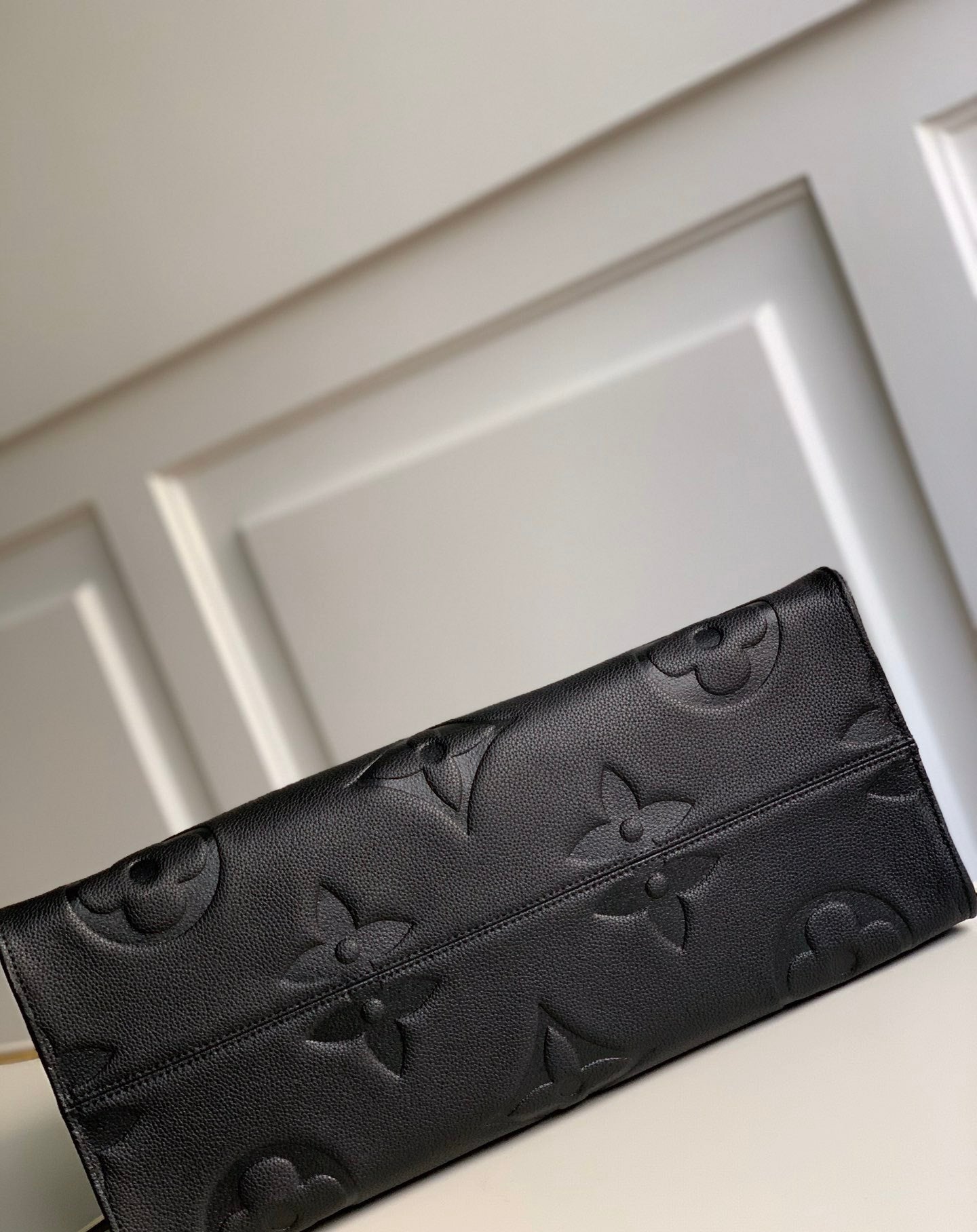 [TOP] L&V £V On The Go Empreinte Tote GM - Black - LV Louis Vuitton