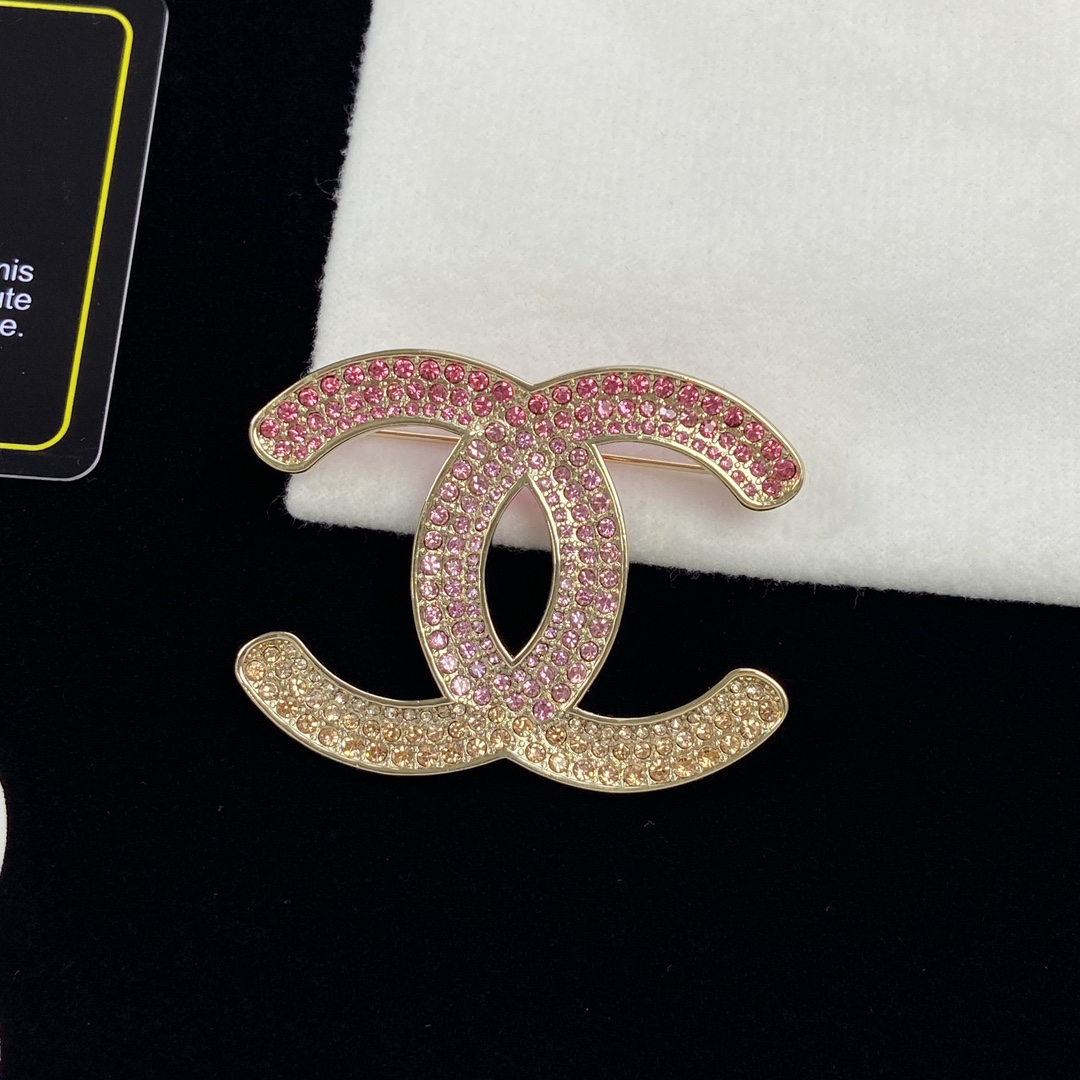 [TOP] CH@NEL Metallic Gradient Pink Diamond Brooch - Gold - Chanel