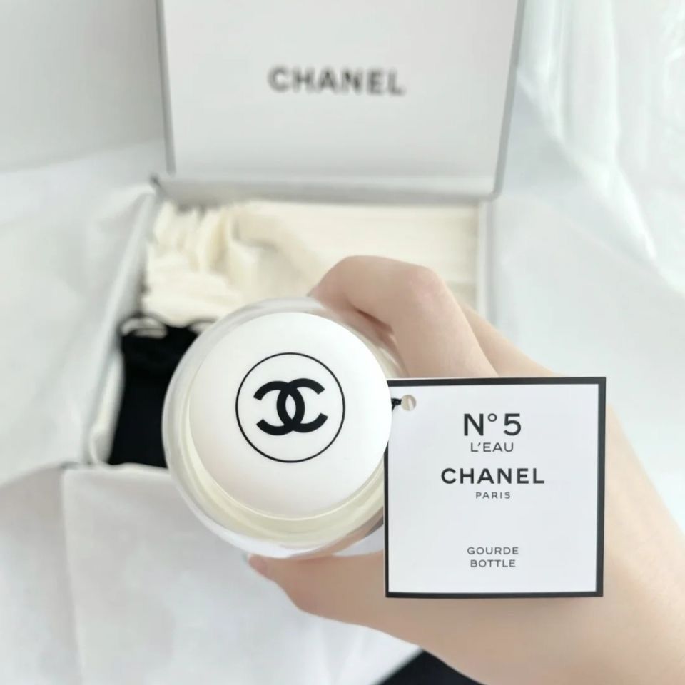 [TOP] CH@NEL Glass Bottle w White Silicon - Chanel