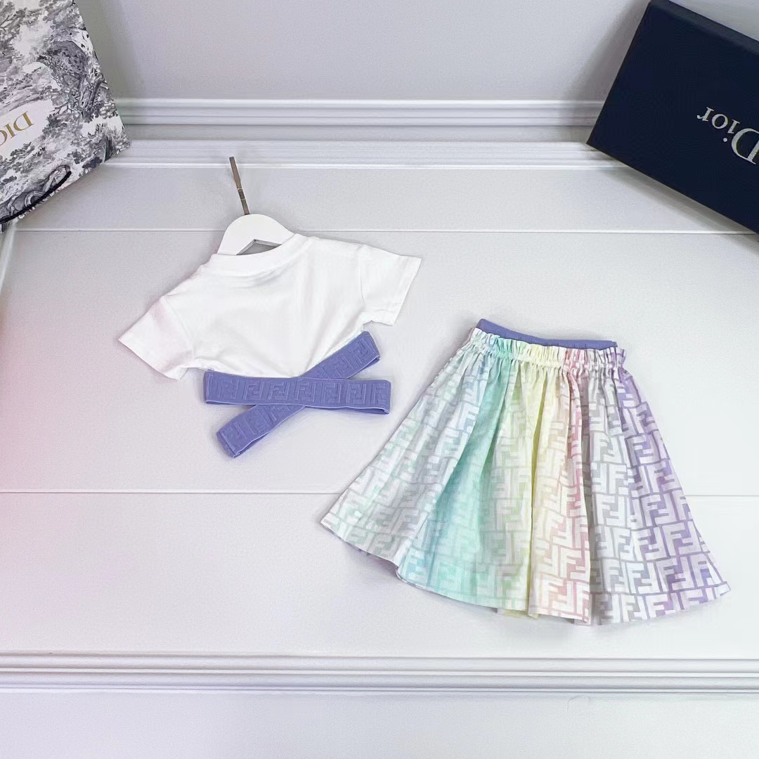 [TOP] F€NDI T- shirt Skirt Set