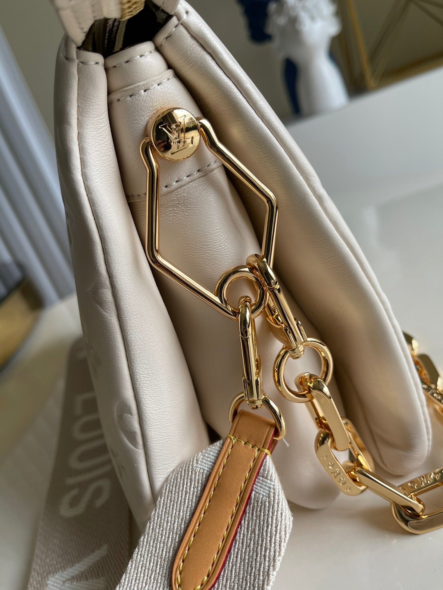 [TOP] L&V £V Coussin Empreinte PM - OFF WHITE - LV Louis Vuitton