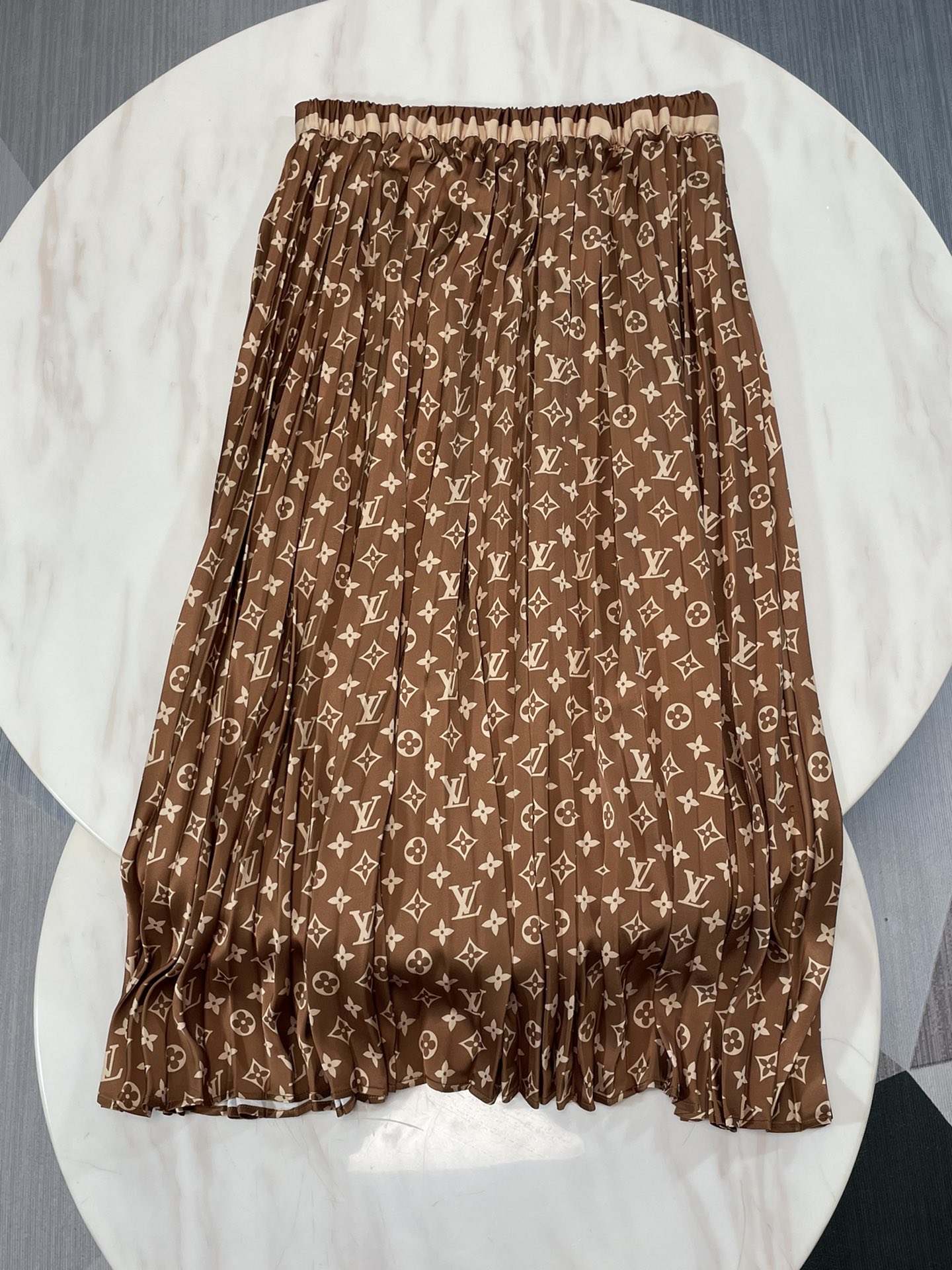 [TOP] L&V Monogram Short Shirt with Pleated Skirt Set - Brown - LV Louis Vuitton