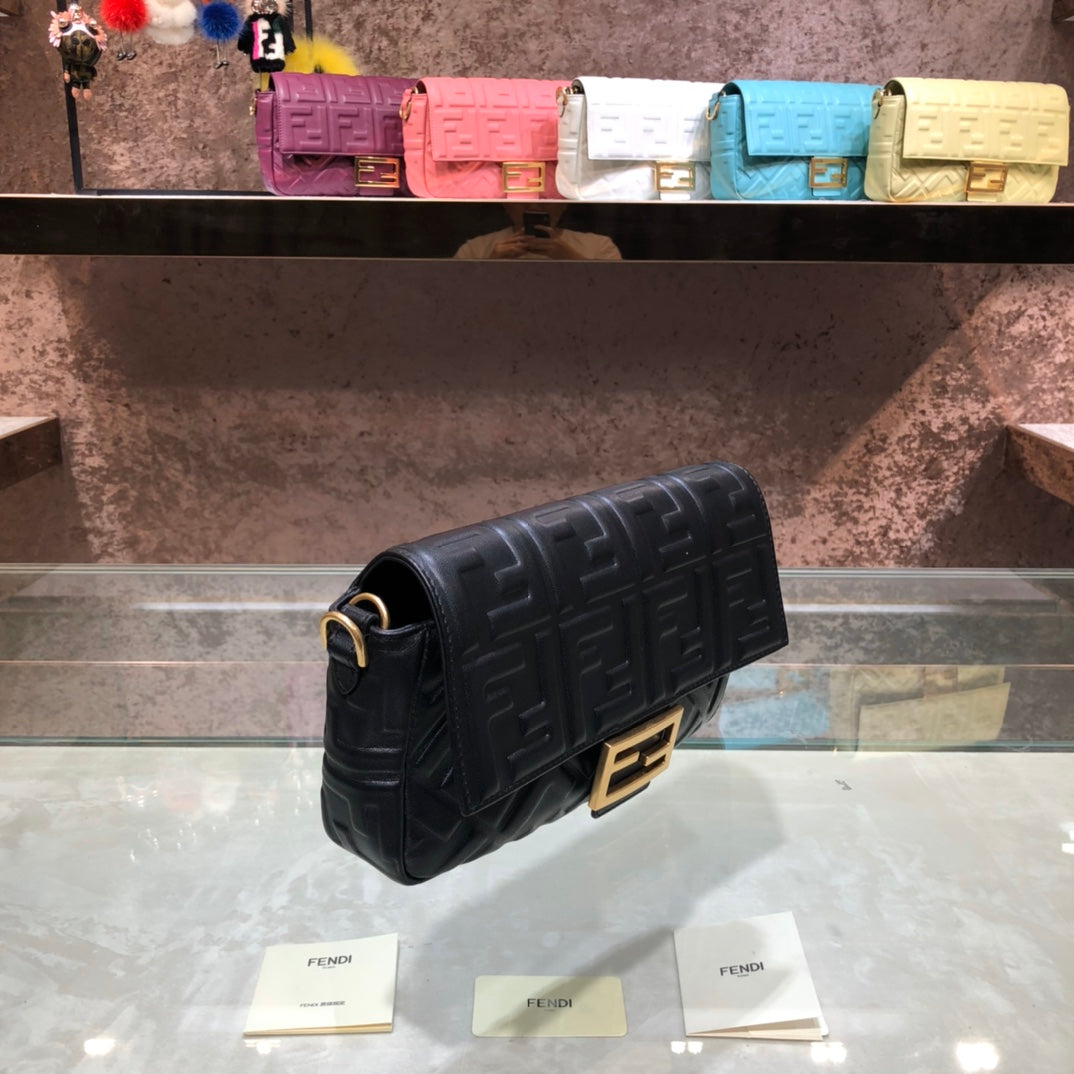 [TOP] F€NDI F€ndi Baguette Embossed Leather - Black - Fendi