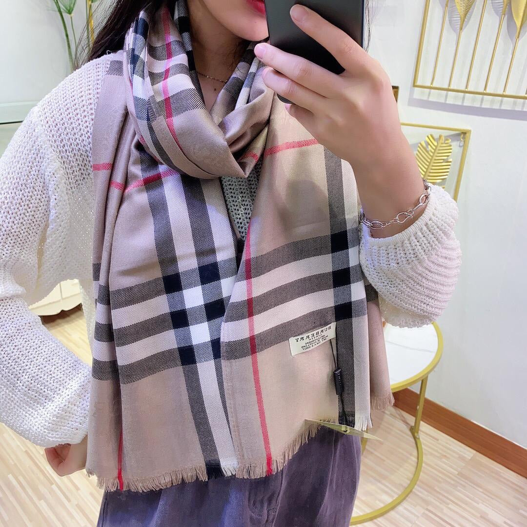 [TOP] BURB€RRY Wool and Silk Scarf - Burberry