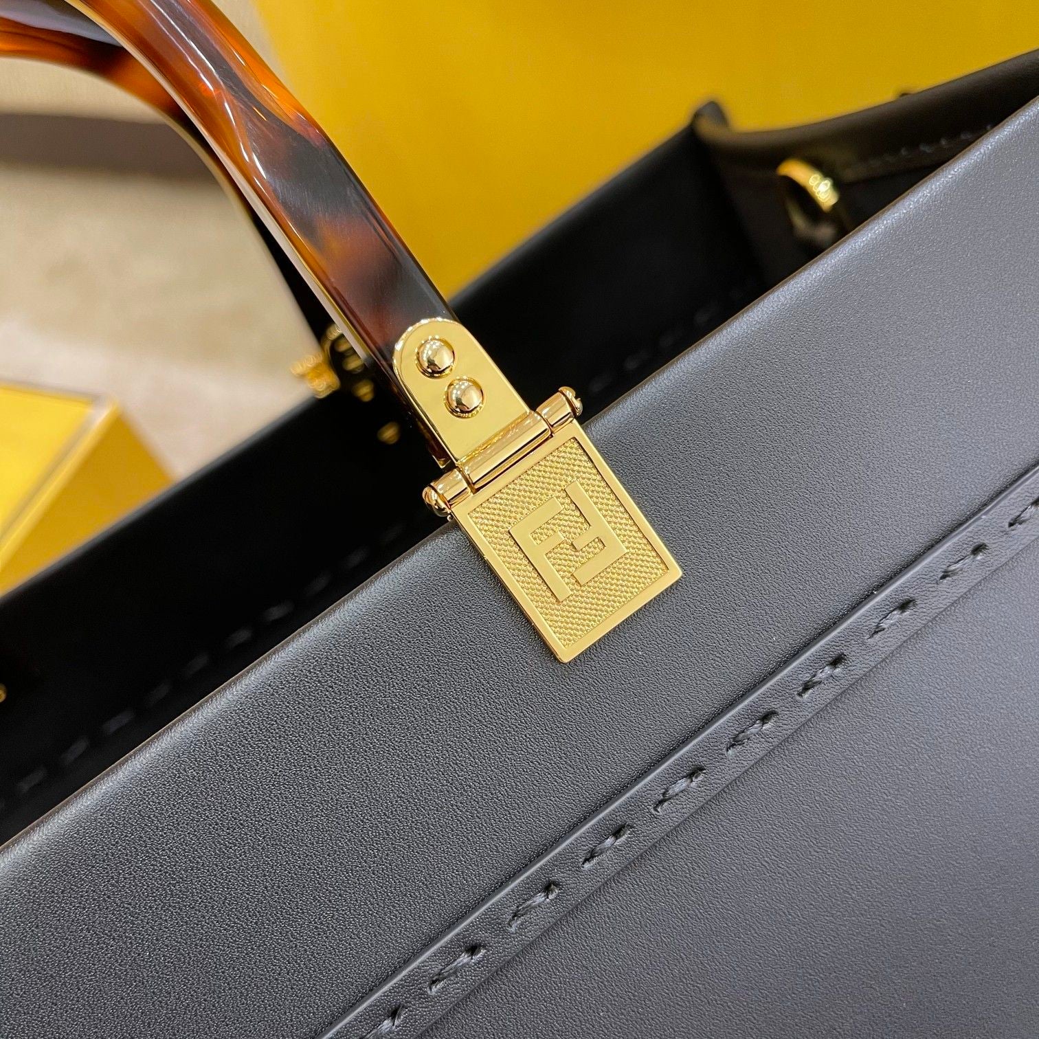 [TOP] F€NDI Medium Sunshine Tote - Black - Fendi
