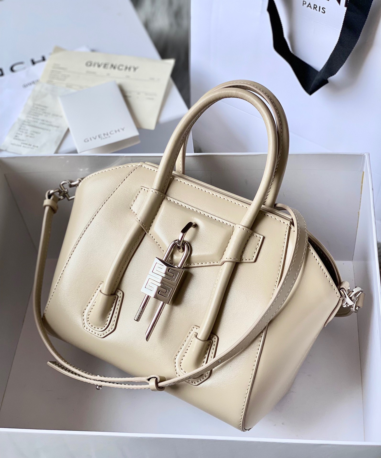 [Top] GIV€NCHY Antignoa Handbag- SHW - Givenchy