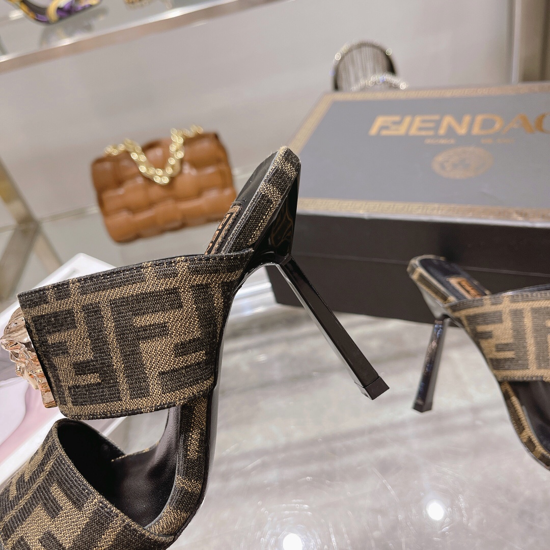[TOP] F€NDI Fendi & Versace High Heel - Fendi