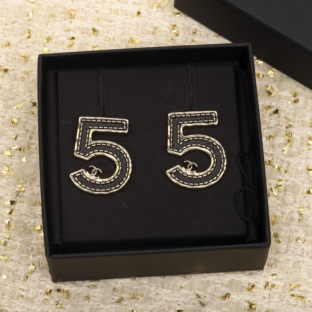 [TOP] CH@NEL logo number 5 earrings - Chanel