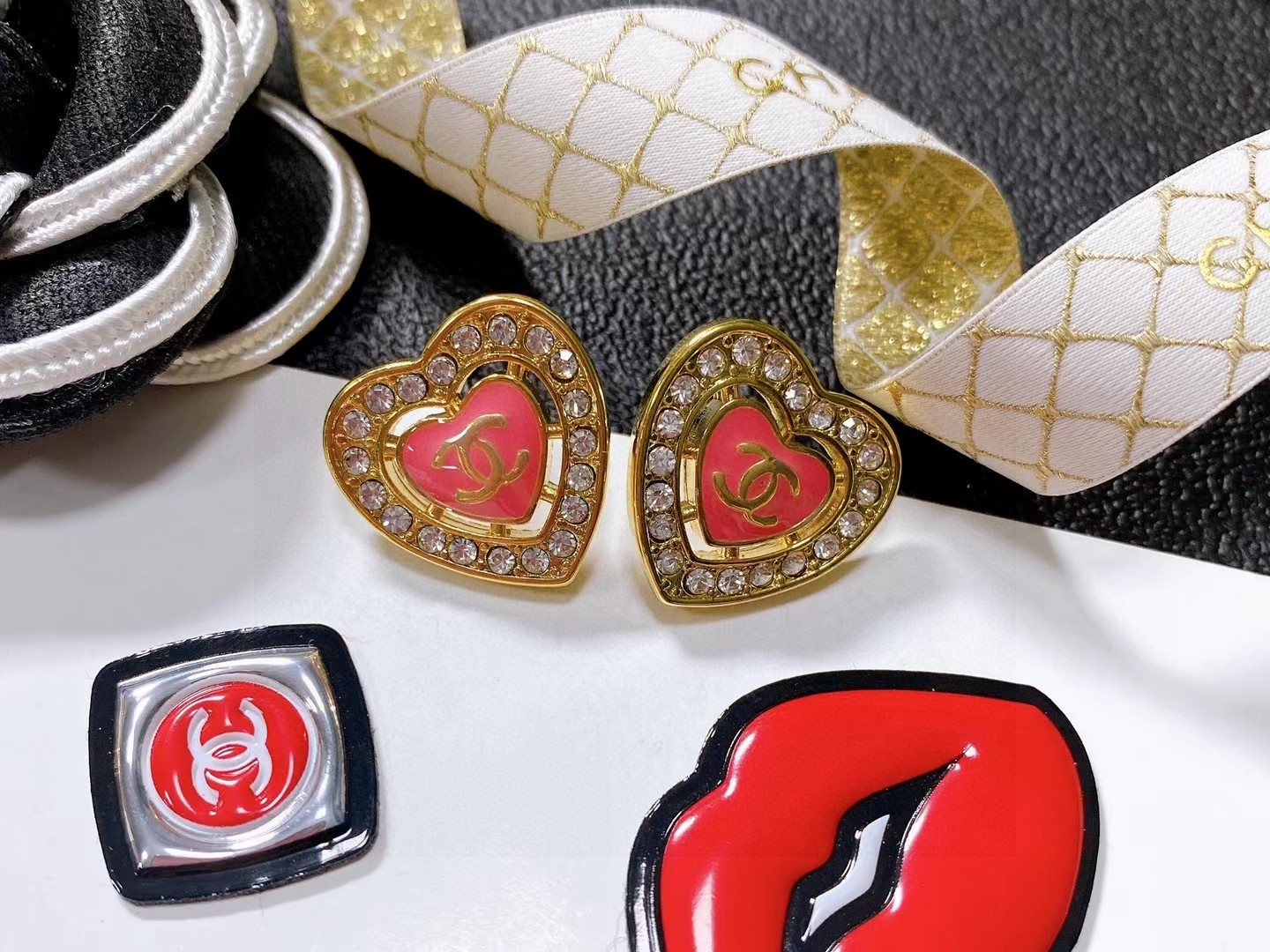 [TOP] CH@NEL Heart Shape with Diamond Earrings - 3 colors - Chanel