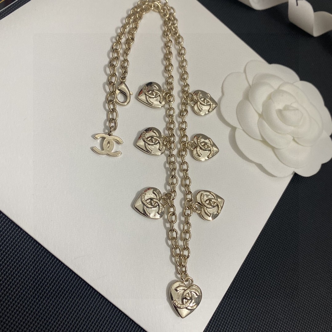 [TOP] CH@NEL Heart Necklace - Silver - Chanel