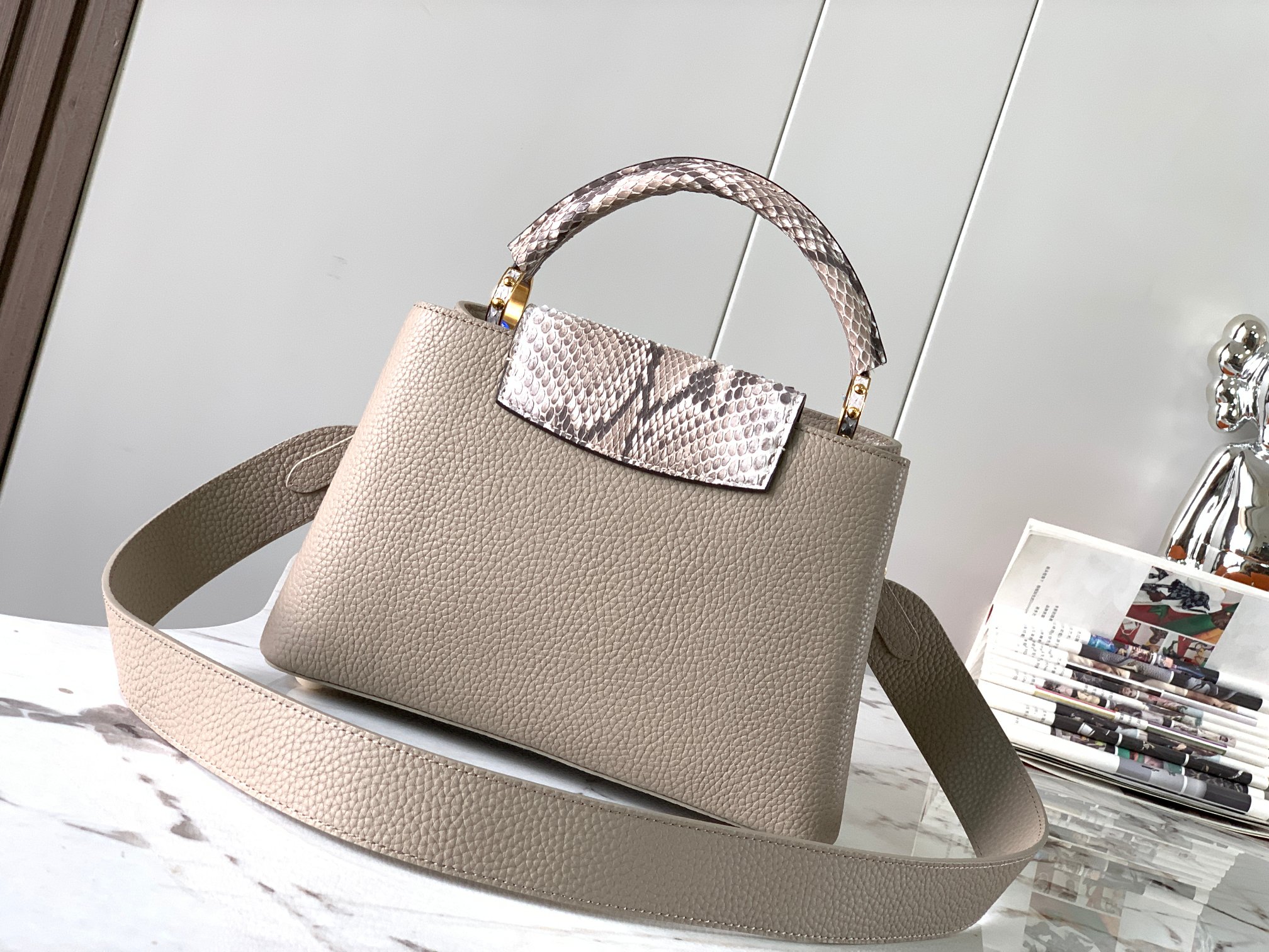 [TOP] L&V Capucines Python Gold Buckle Bag - Gray - LV Louis Vuitton