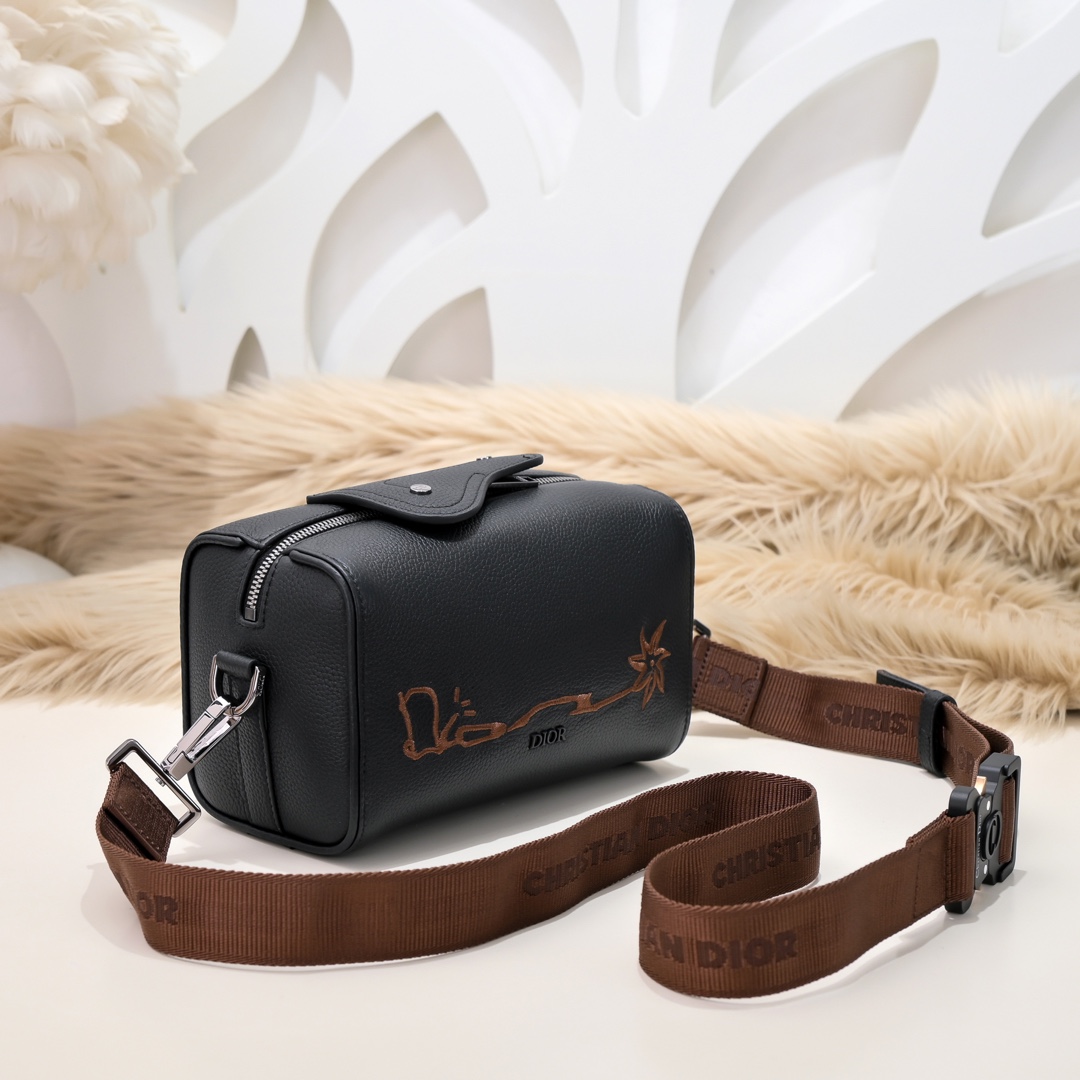 [TOP]  D!or Men's Cross Body Bags  - Dior