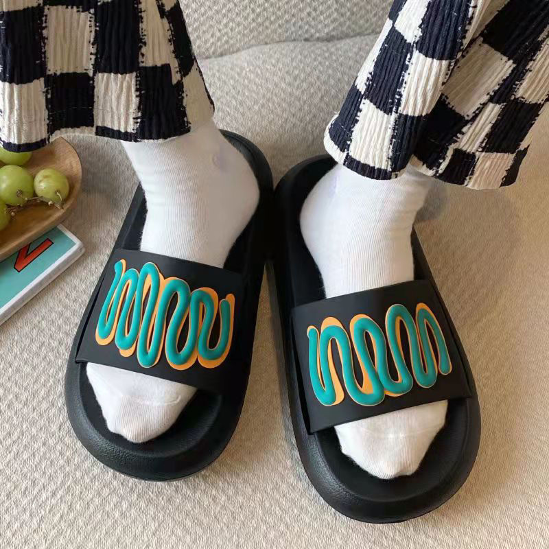 Slippers women’s fashion wear ins style home indoor bathroom non-slip thick bottom light couple beach shoes sandals and slippers