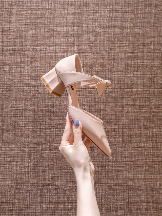 Women’s shoes 2020 new fashion pointed head hollow bow 6cm high heels female students thick heel sexy fashion single shoes