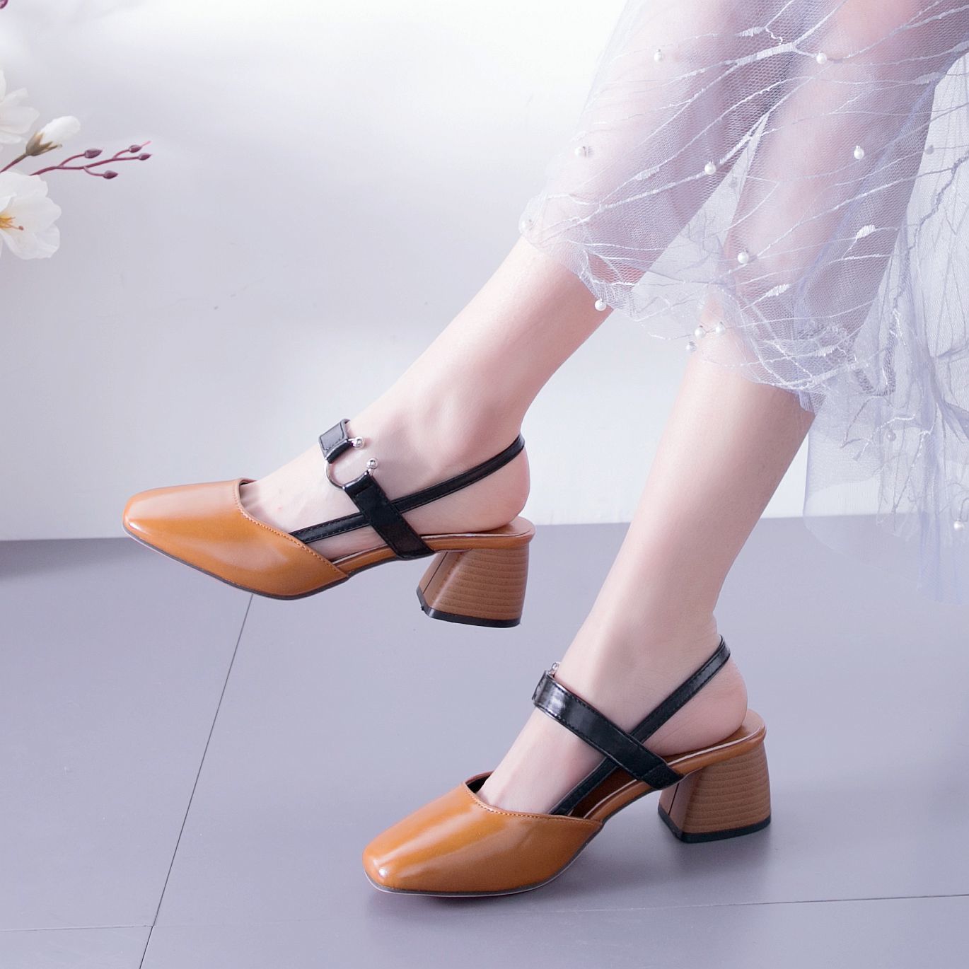 Korean version of versatile new sandals women round head single shoes Baotou shoes thick heels high heels summer heels with a word for women’s shoes