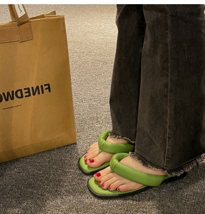 women’s summer outerwear flat sandals and slippers