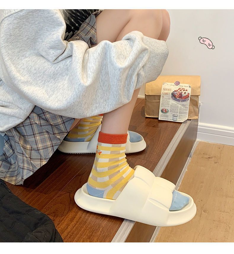 Cute cartoon slippers female summer net red ins girl heart non-slip couple thick bottom sandals outside wearing beach shoes female