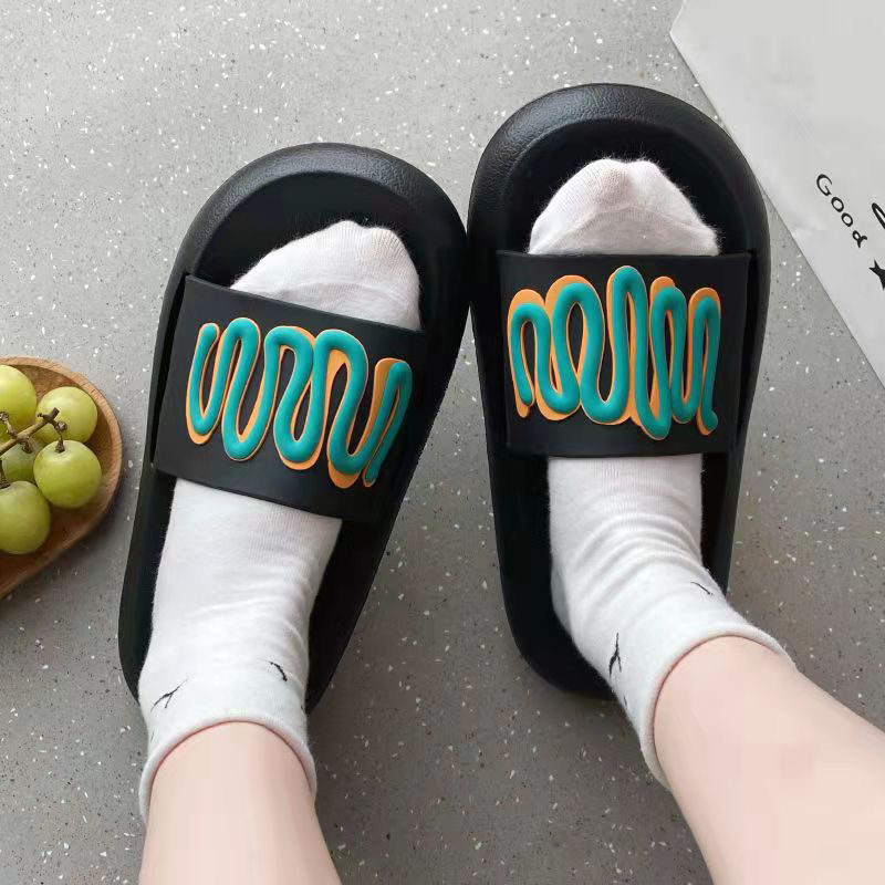 Slippers women’s fashion wear ins style home indoor bathroom non-slip thick bottom light couple beach shoes sandals and slippers
