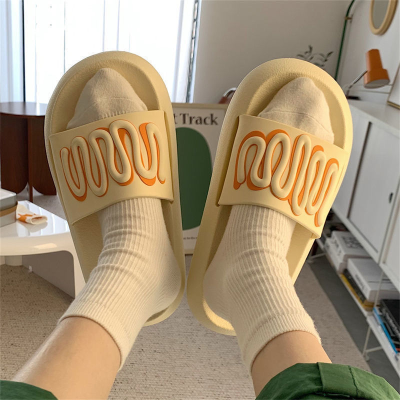 Slippers women’s fashion wear ins style home indoor bathroom non-slip thick bottom light couple beach shoes sandals and slippers
