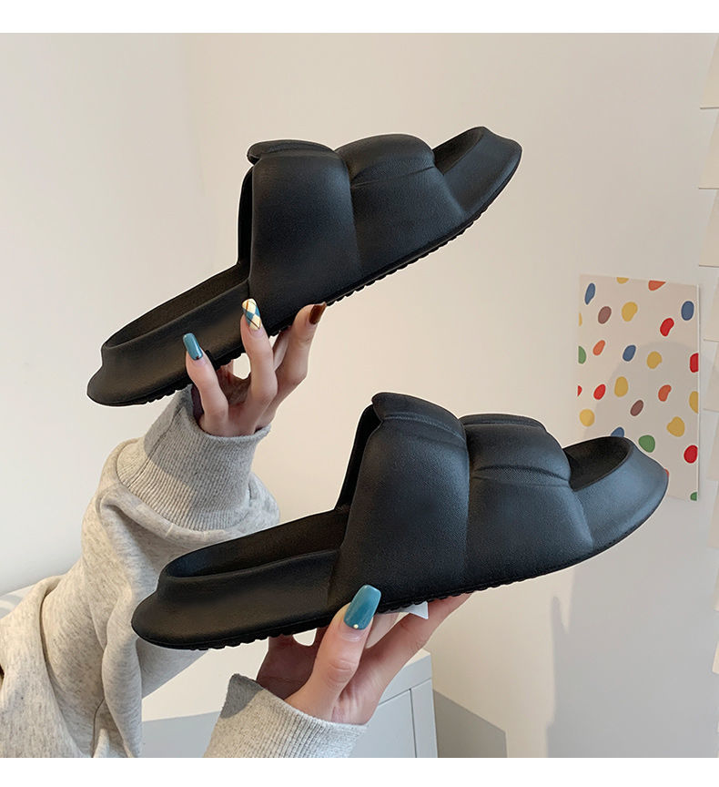 Cute cartoon slippers female summer net red ins girl heart non-slip couple thick bottom sandals outside wearing beach shoes female